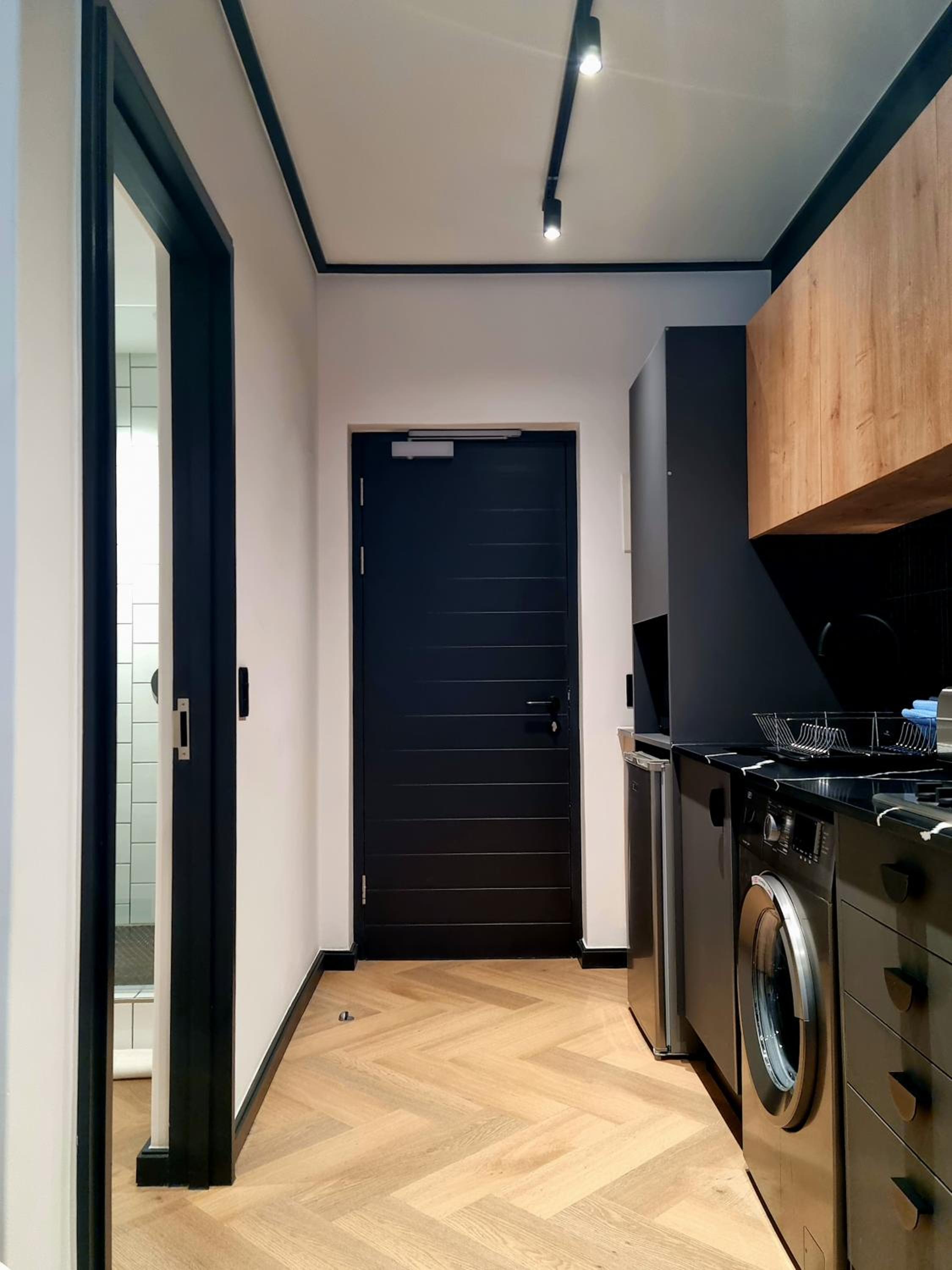 Studio Apartment - Photo 6
