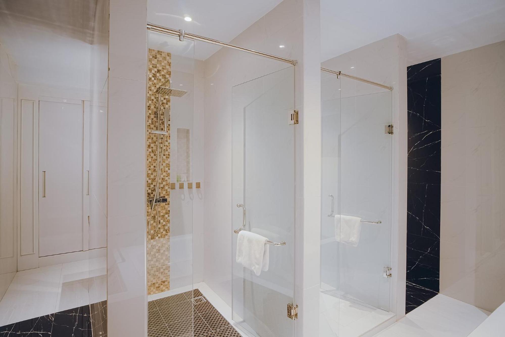King Suite - Photo 7