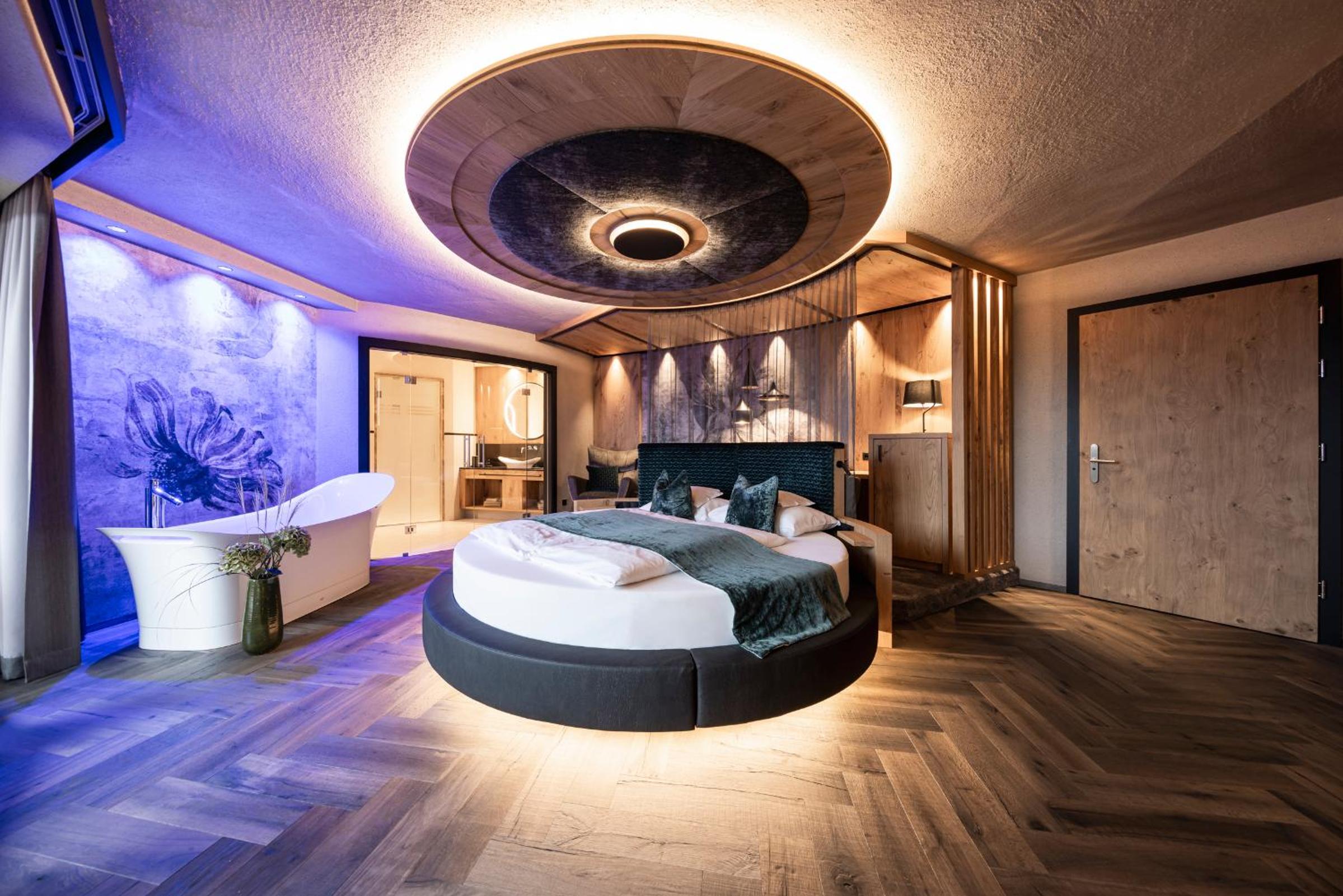 Deluxe Suite - Photo 1
