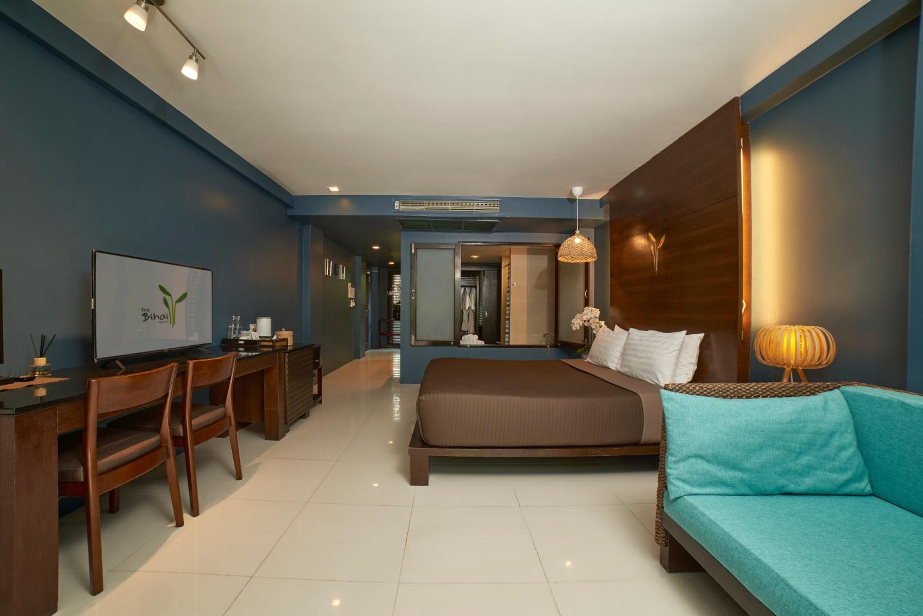 Suite with Swimming Pool Access photo 3