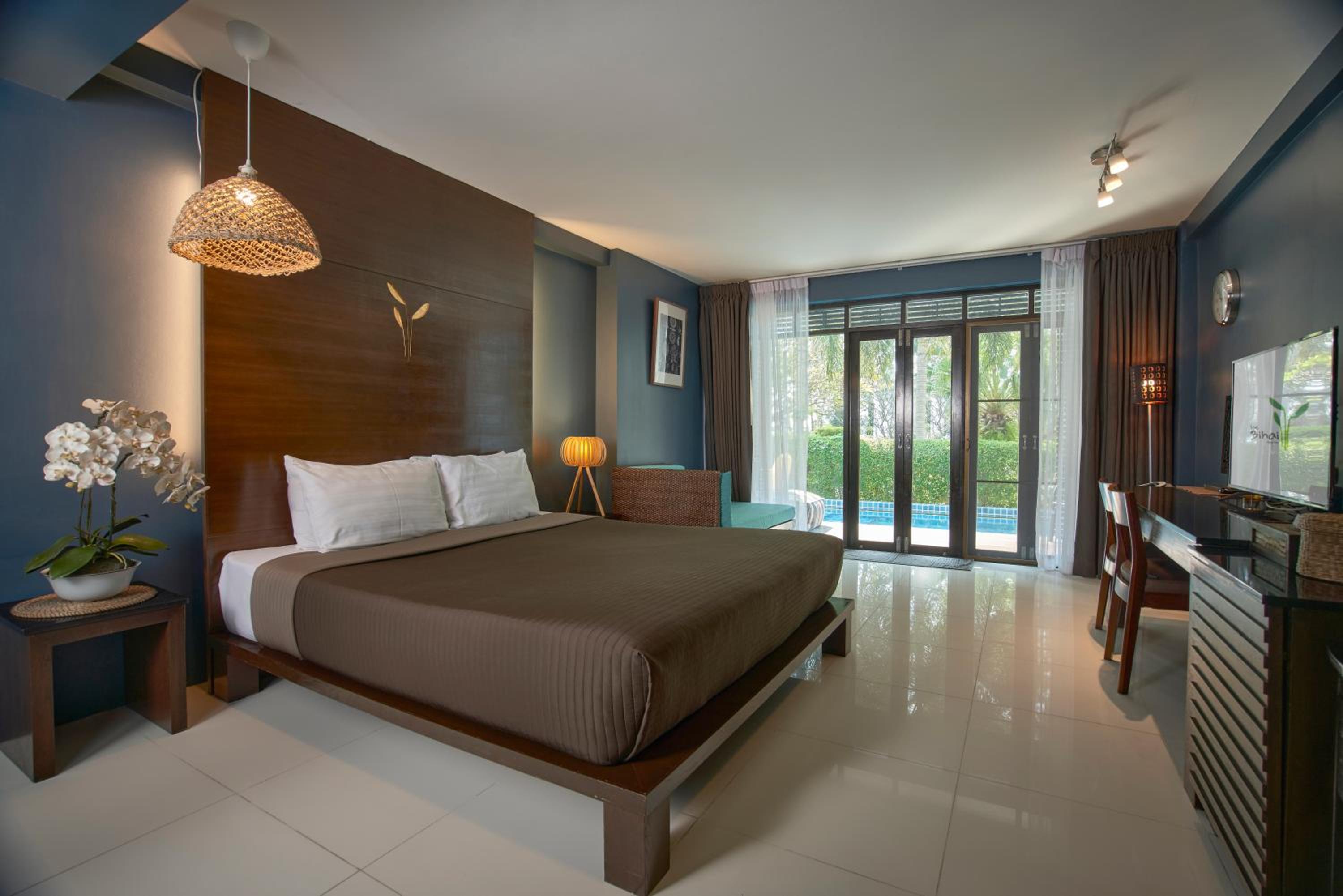 Suite with Swimming Pool Access photo 2