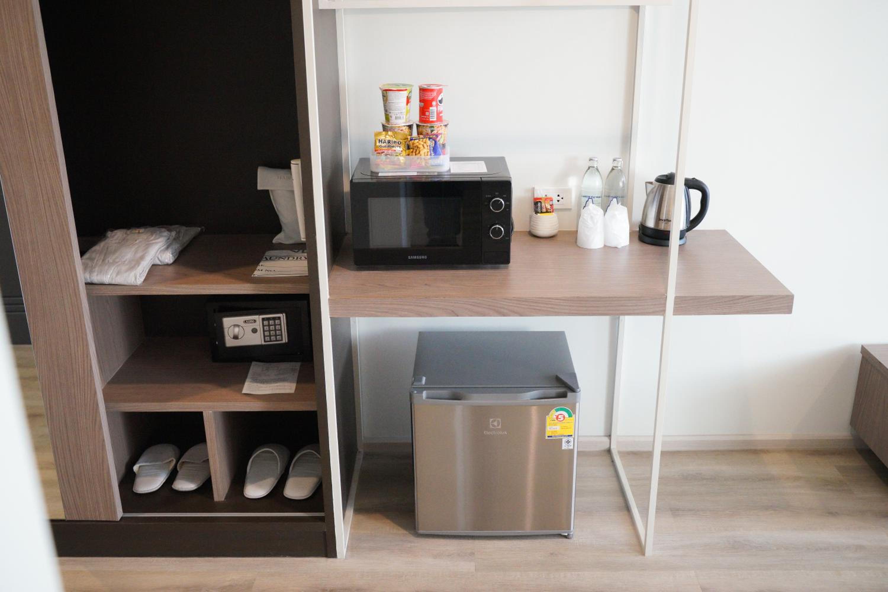 Corner Suites - Photo 11