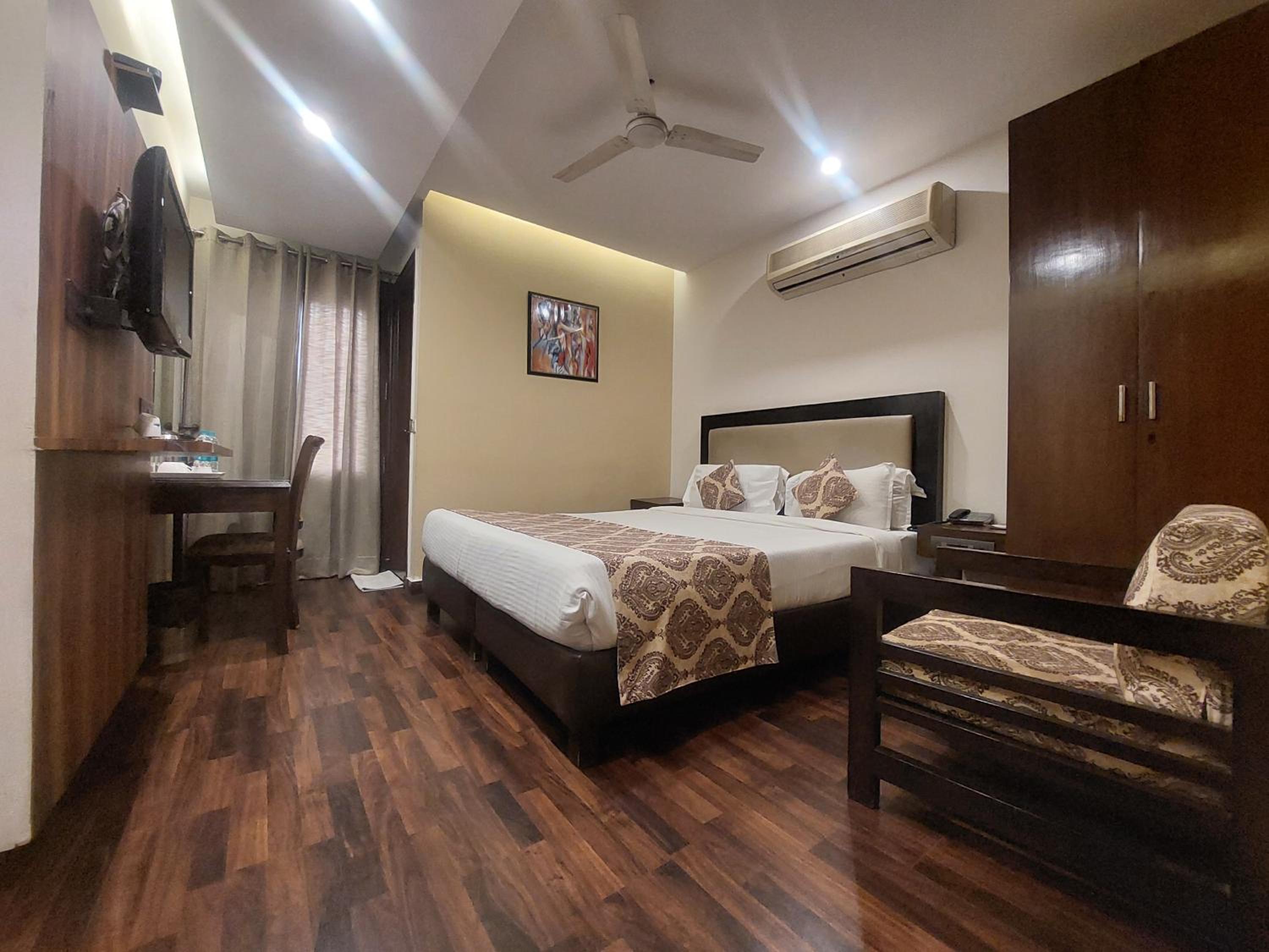 Deluxe Room - Photo 1