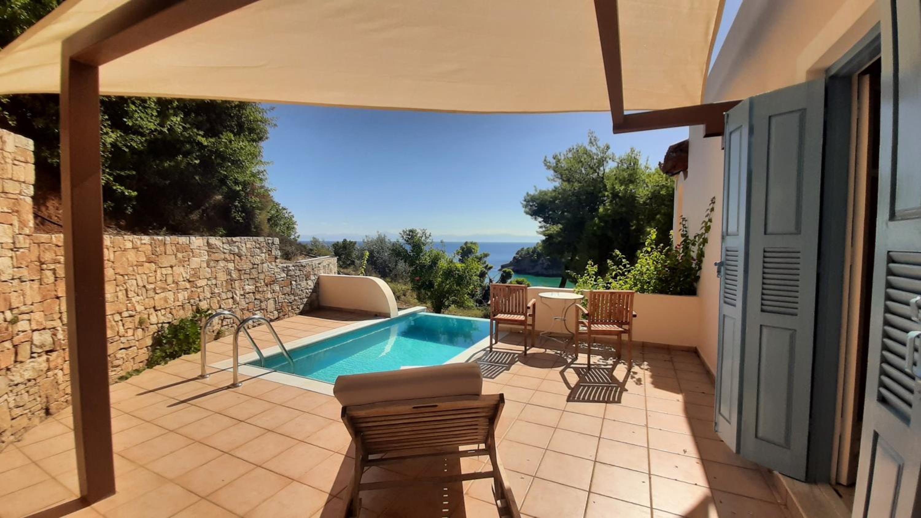 Family Suite with Private Pool photo 3