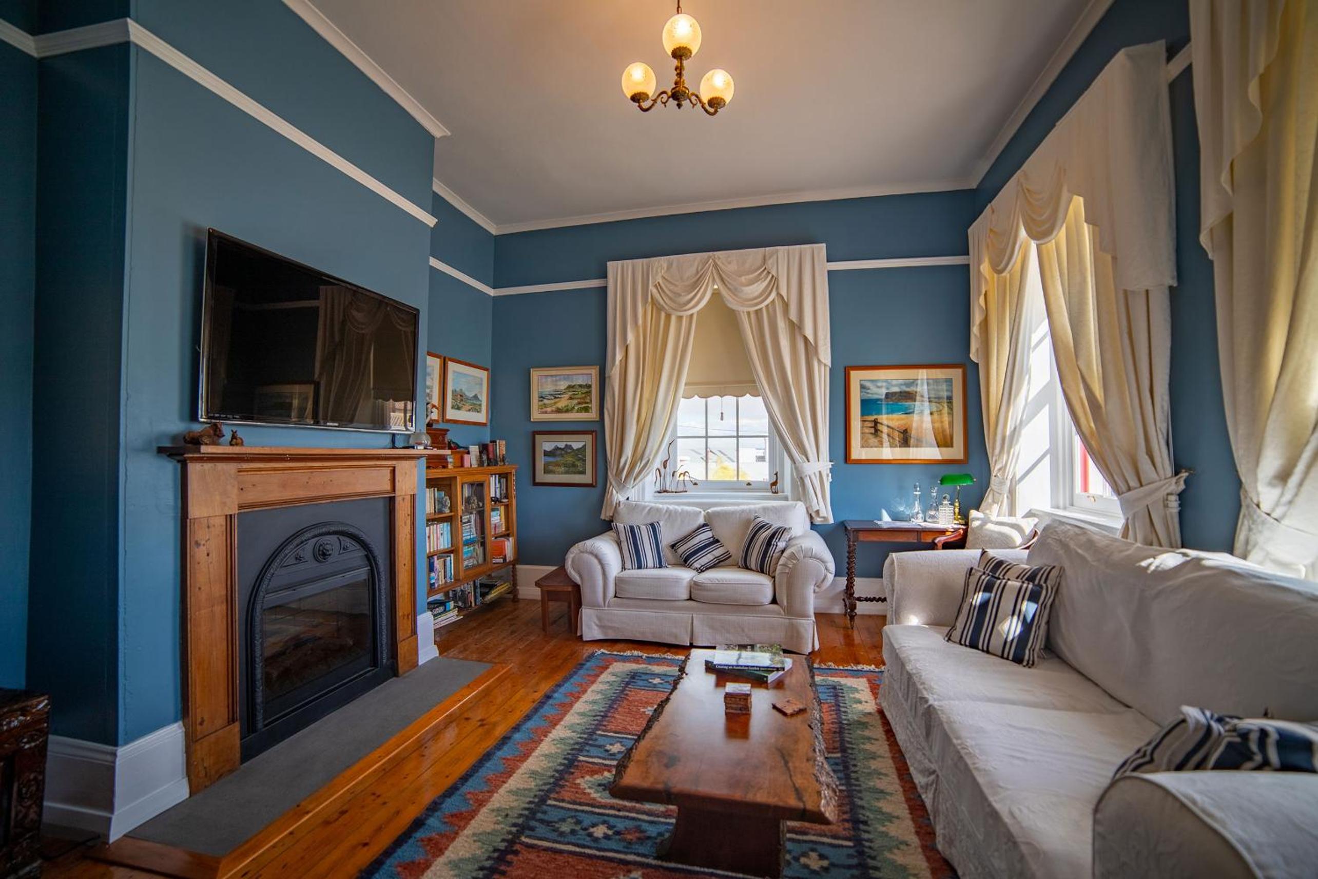 Deluxe Double Room with Side Sea View photo 3