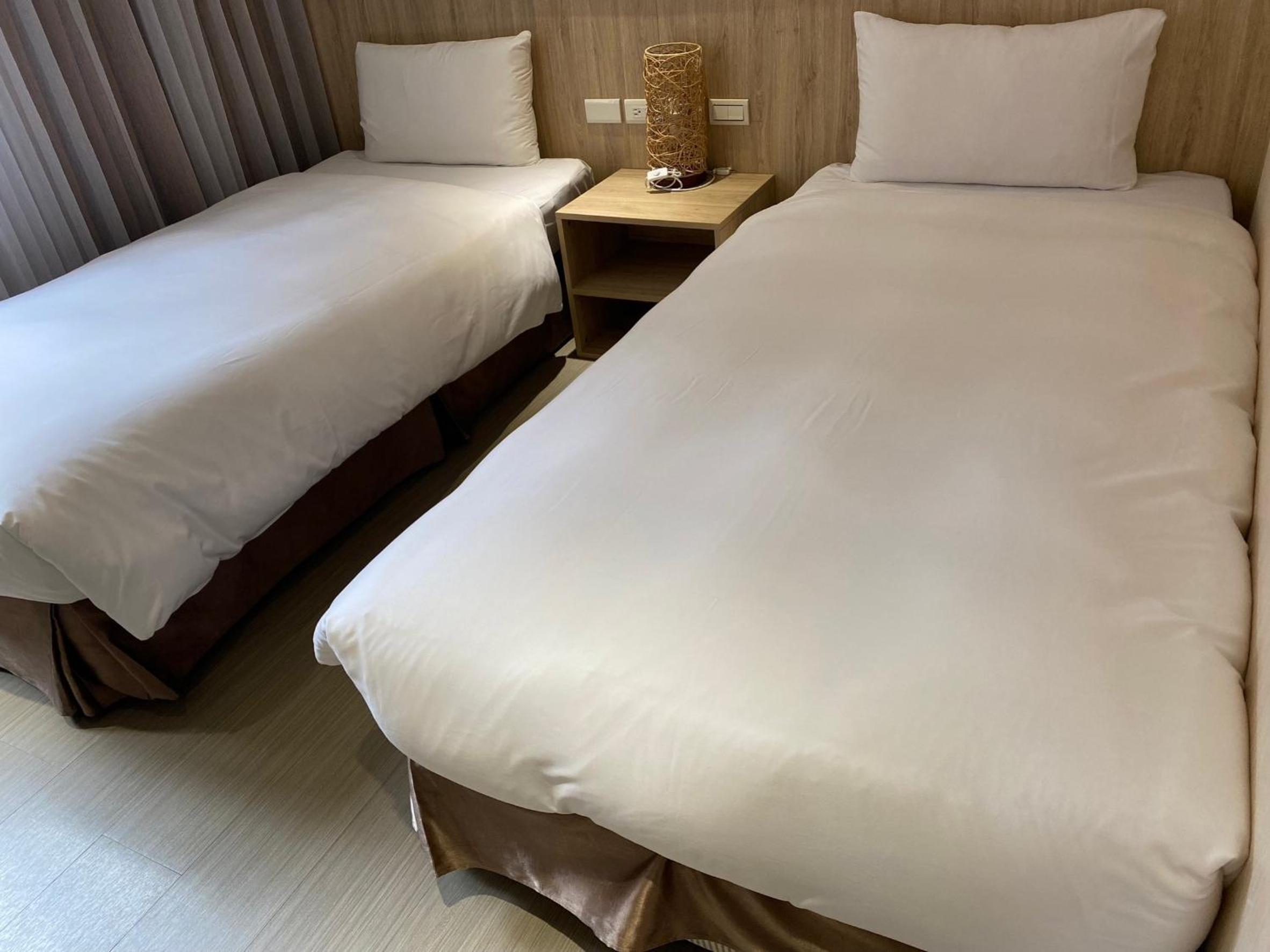 Deluxe Twin Room - Photo 7