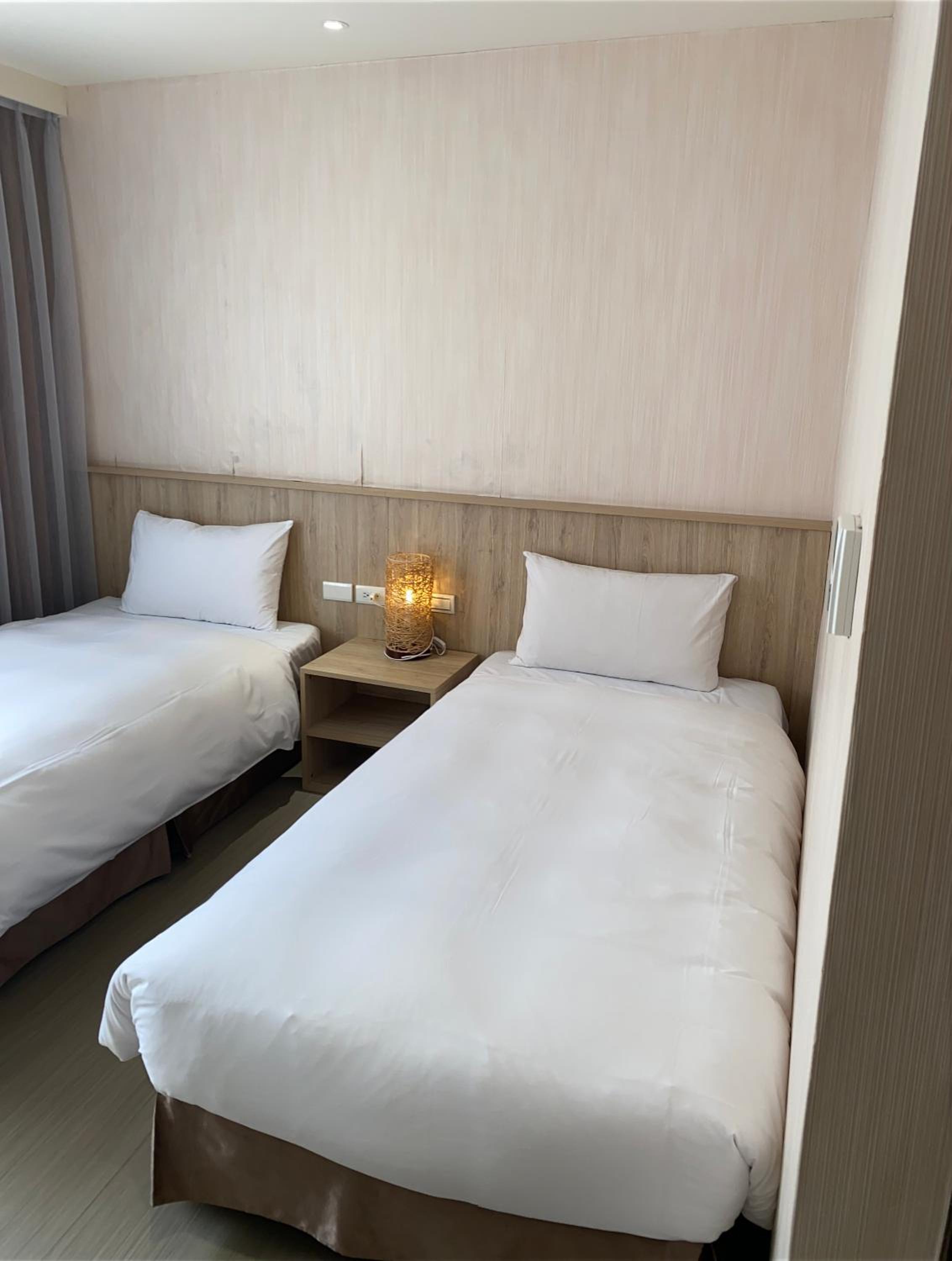 Deluxe Twin Room - Photo 8