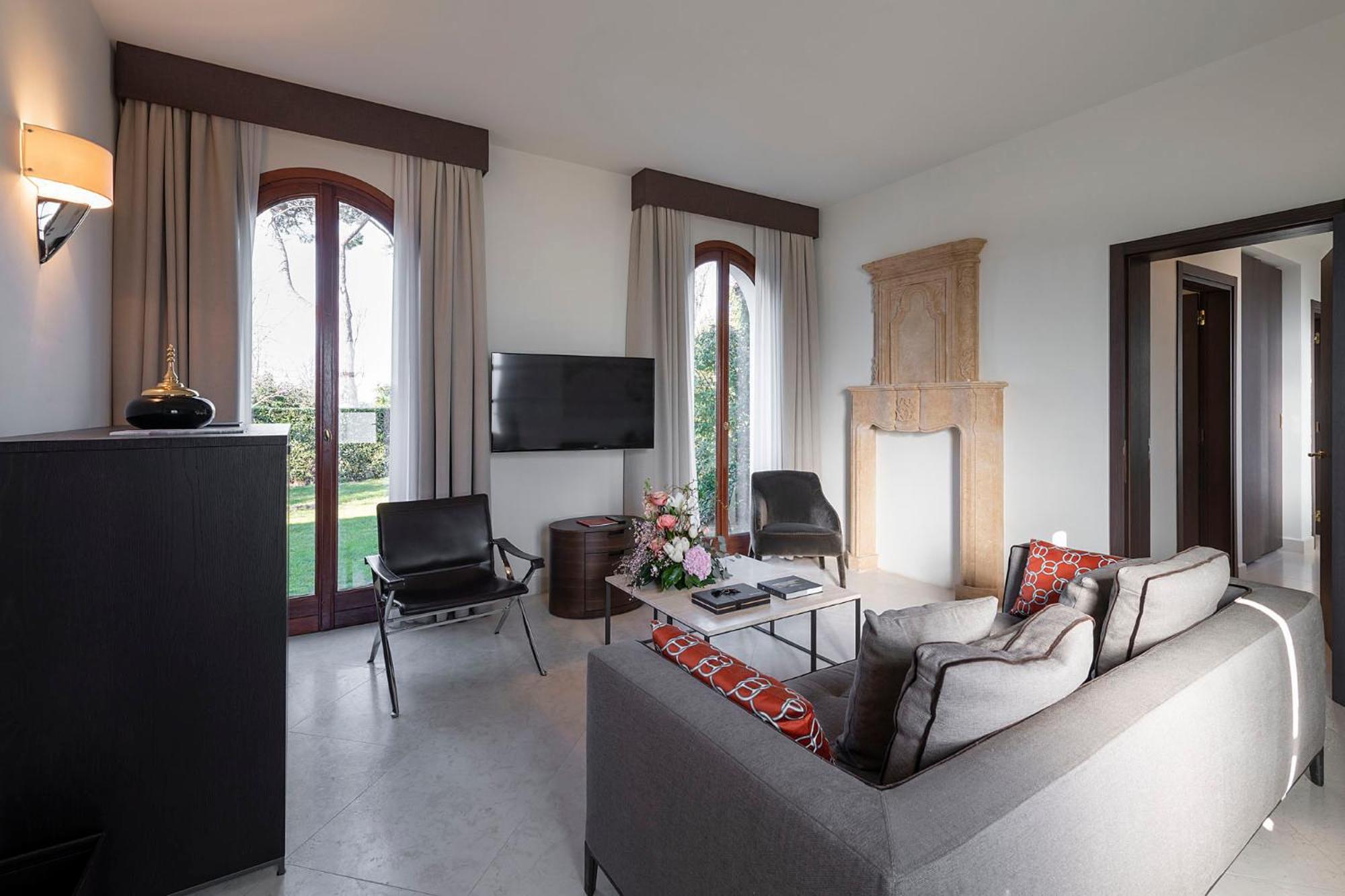 Villa Giardini Two Bedroom Suite