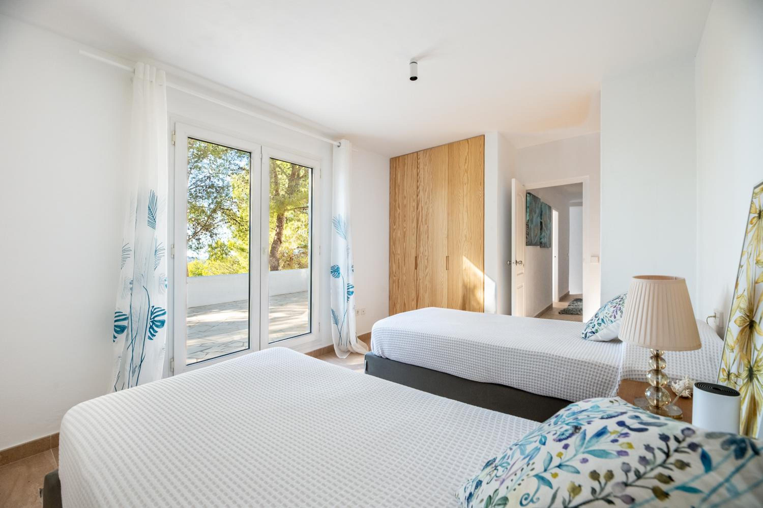 Villa photo 2