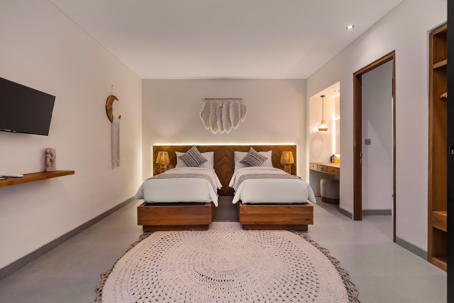 Villa - Photo 1