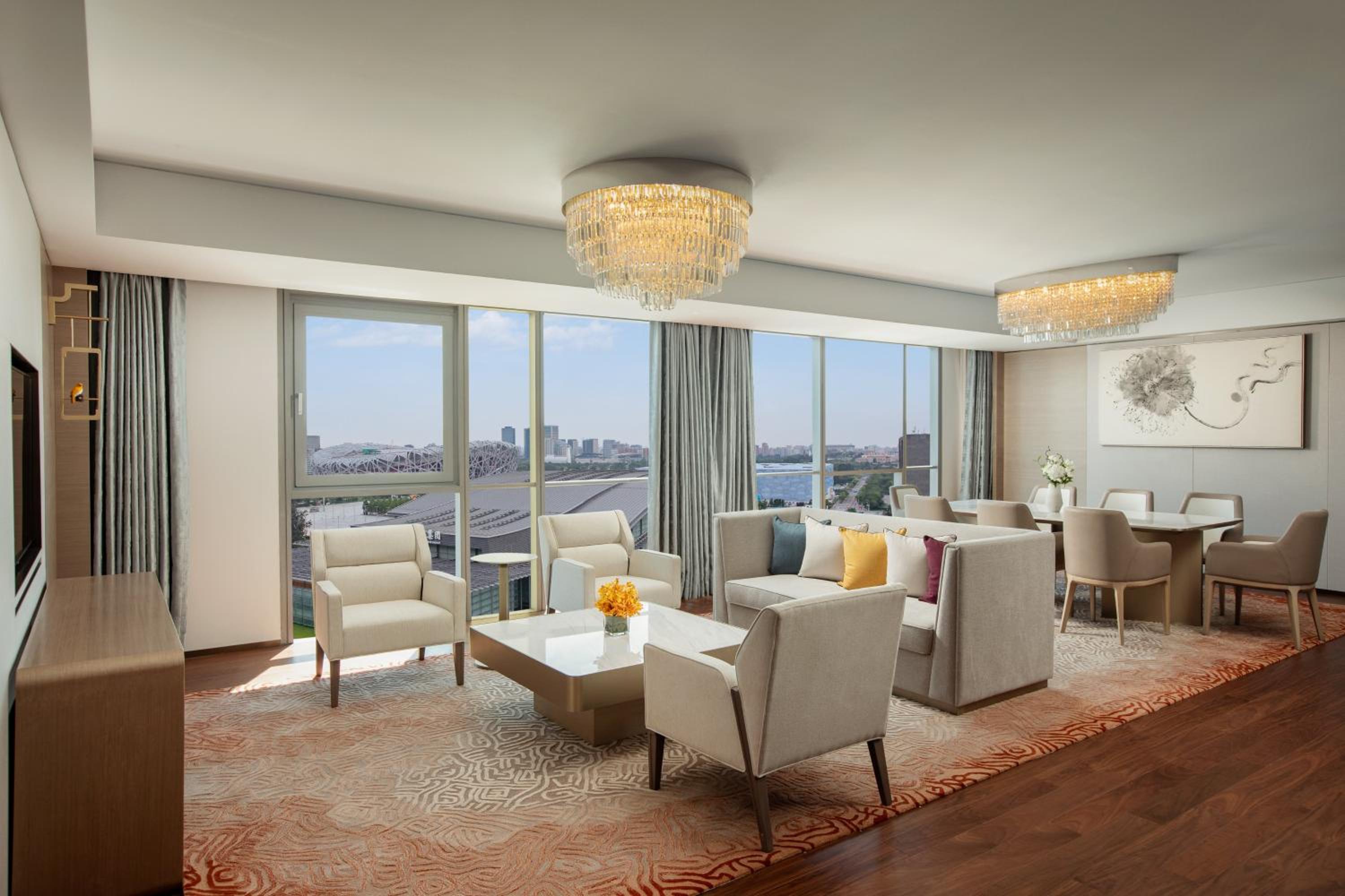 1 King Bed Park Suite