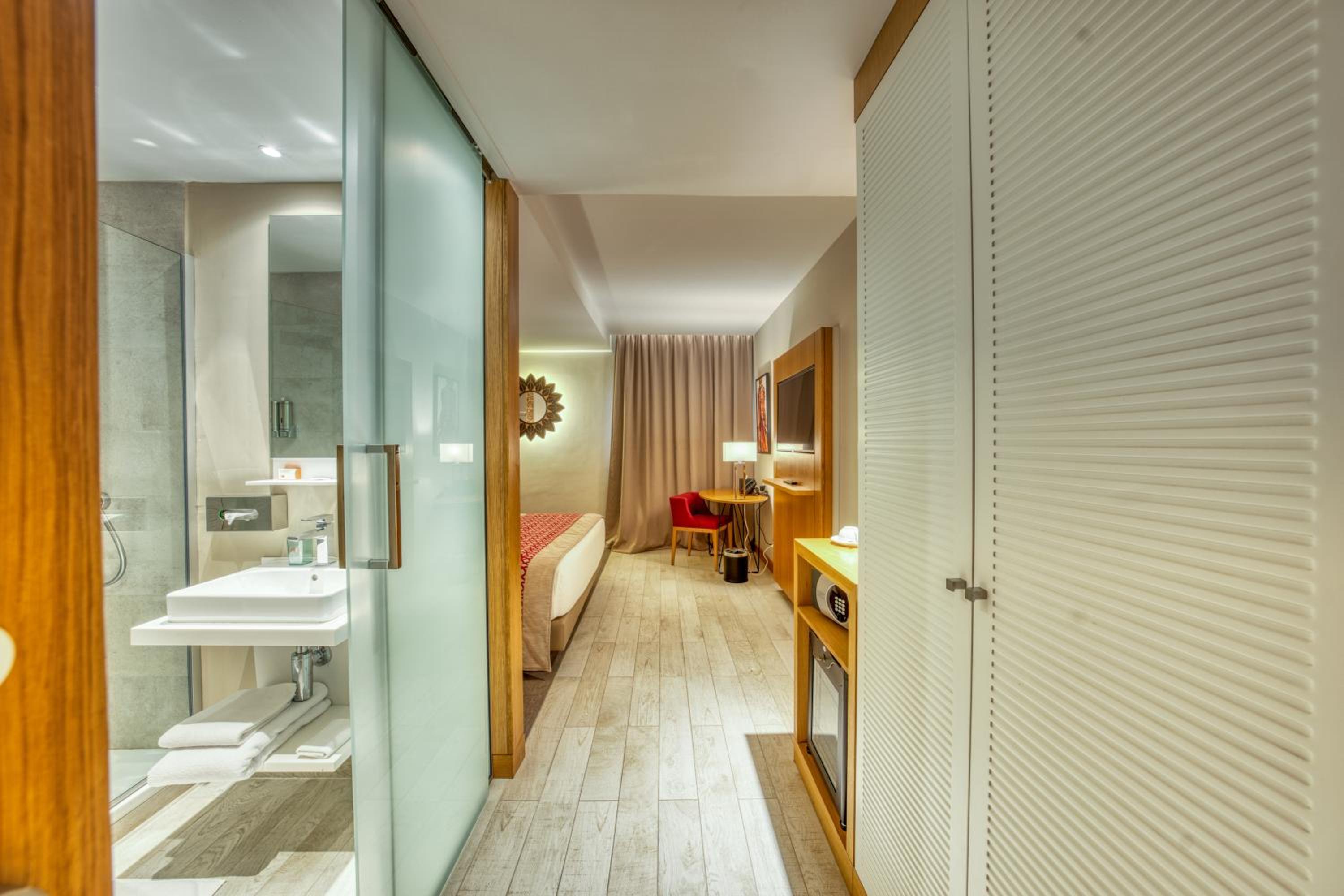 Queen Room with Sea View photo 2