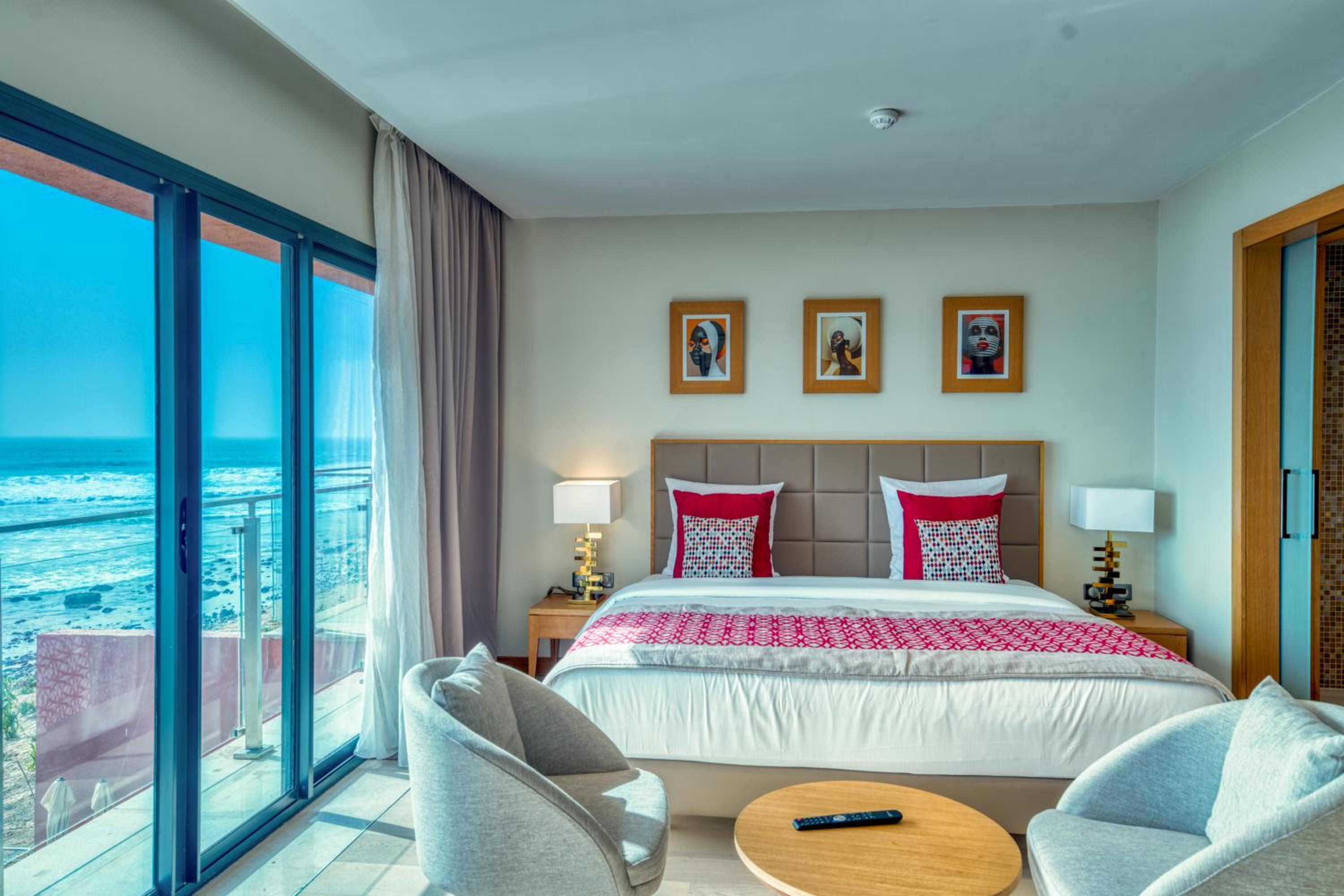 Deluxe Suite with Sea View photo 3