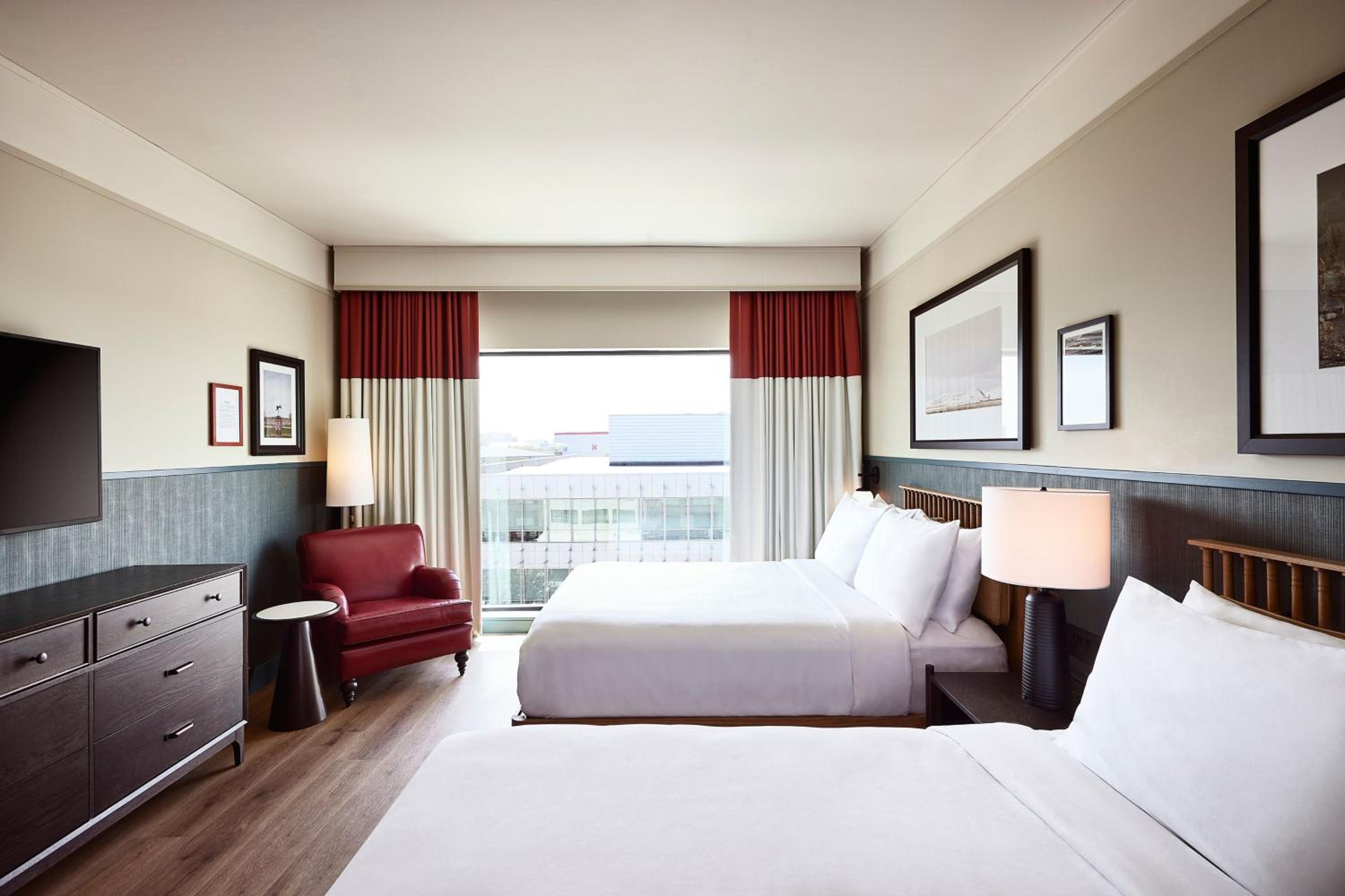 Deluxe Queen Room with Two Queen Beds and View - Photo 6