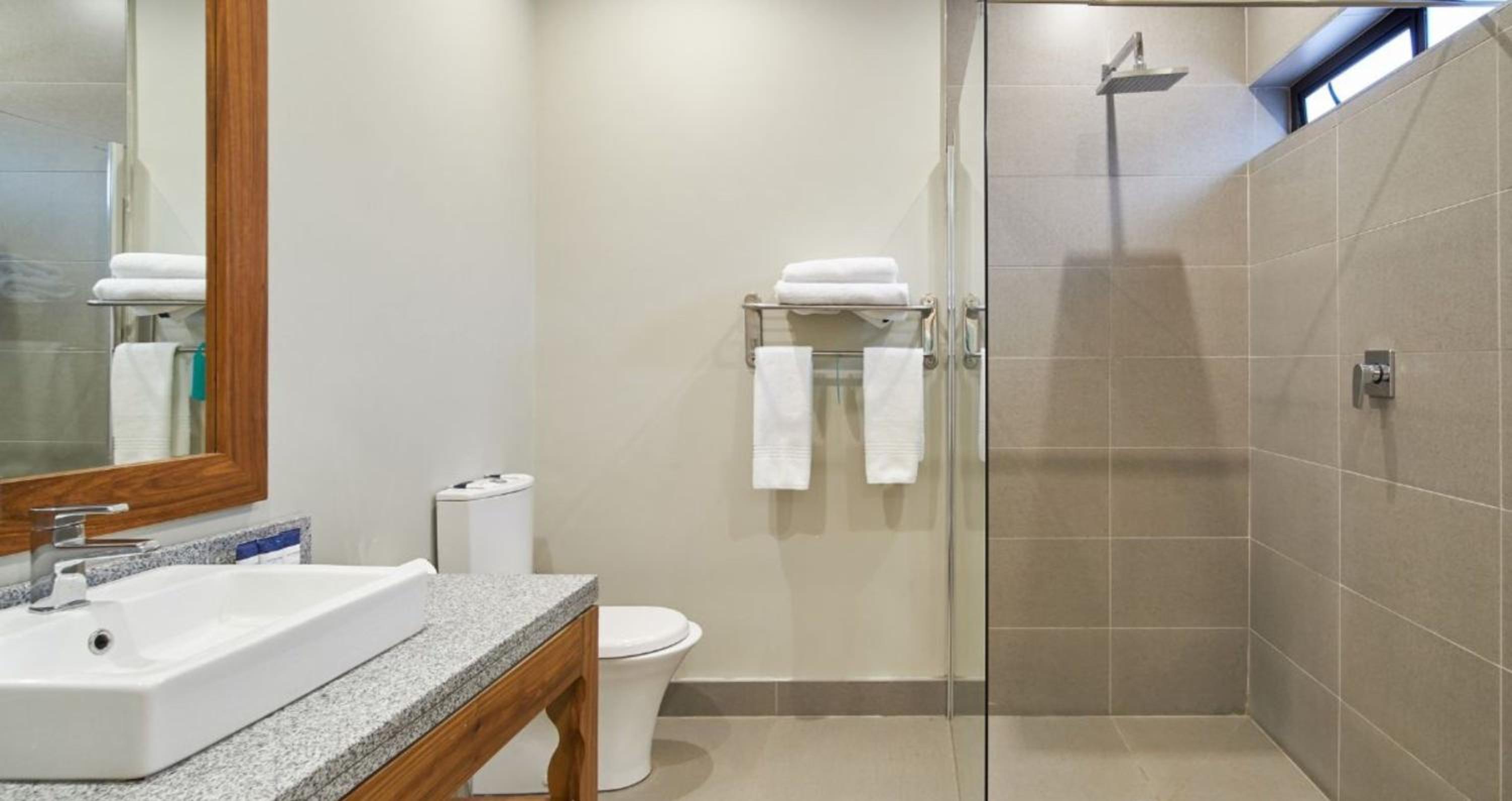Deluxe Suite - Photo 2
