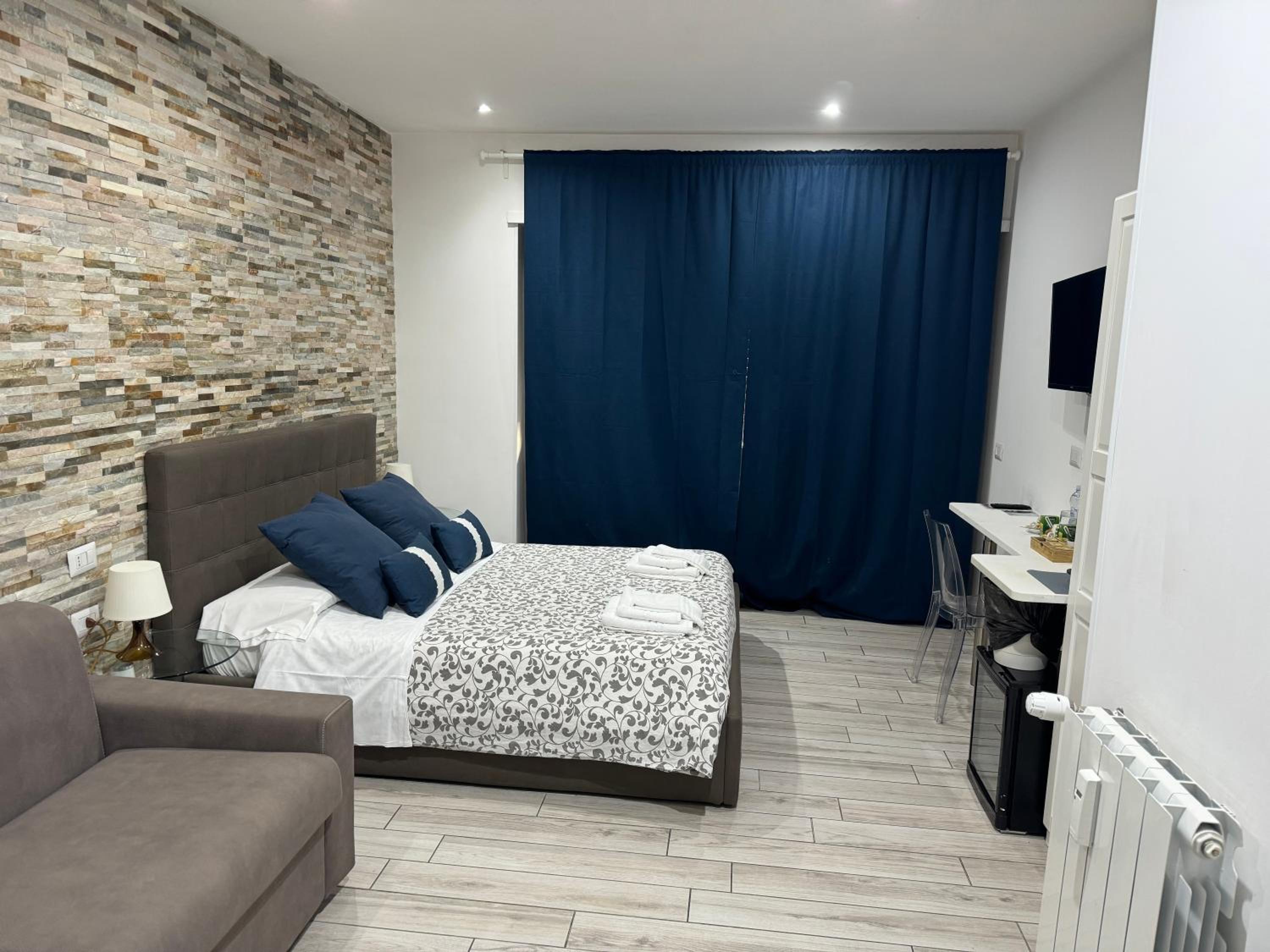 Family Room with Private Bathroom photo 2
