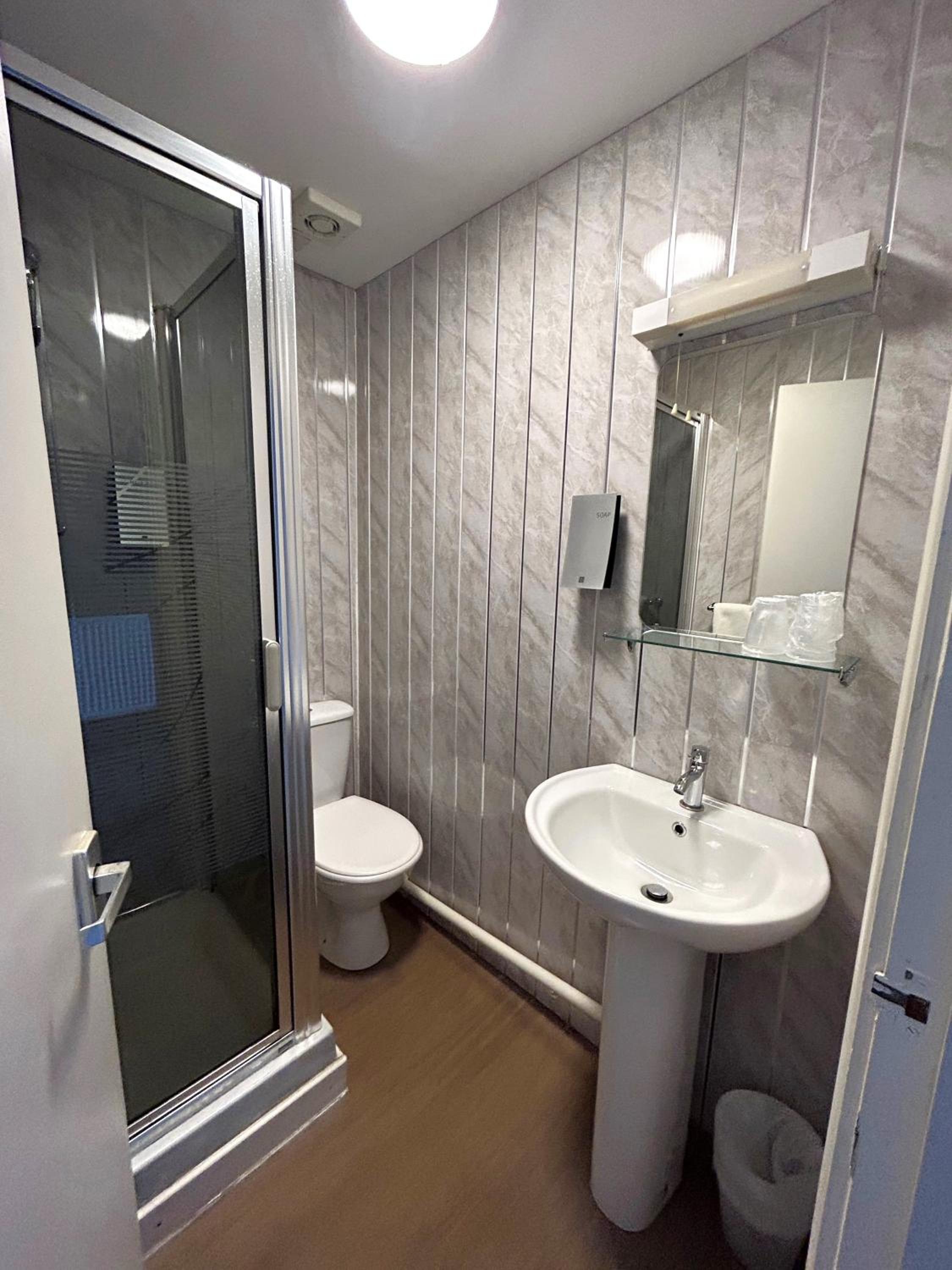 Small Double Room - Photo 4