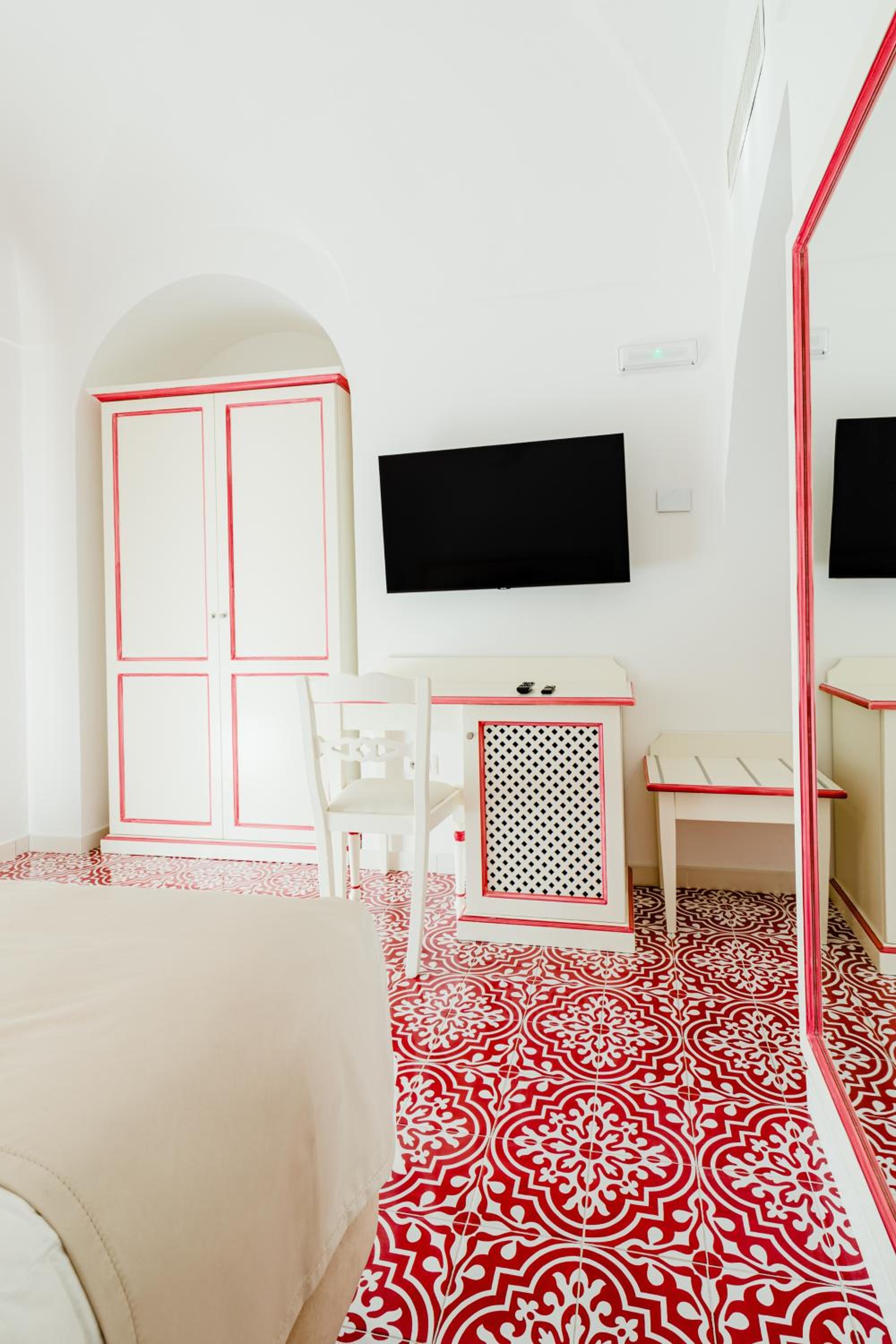 Deluxe Double or Twin Room - Photo 1