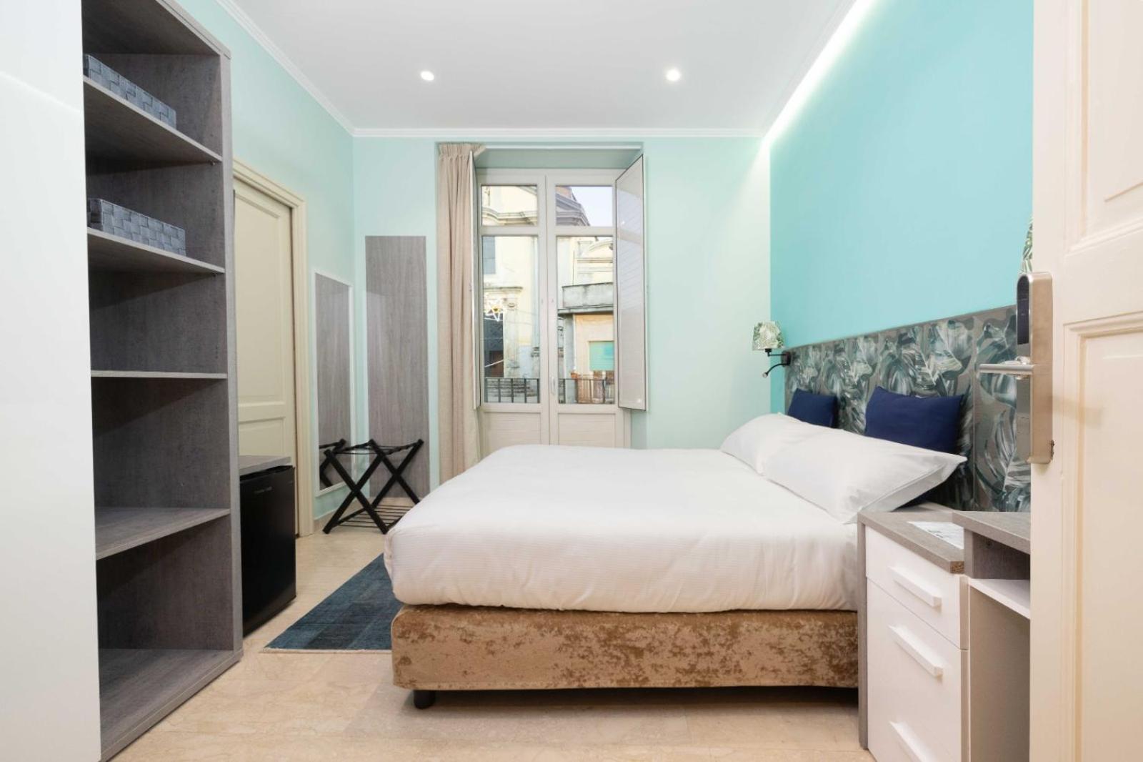 Deluxe Double Room with Balcony - Photo 1