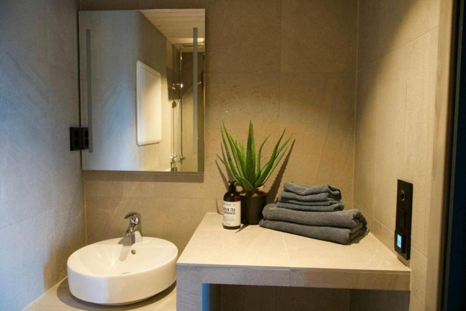 Apartment photo 2