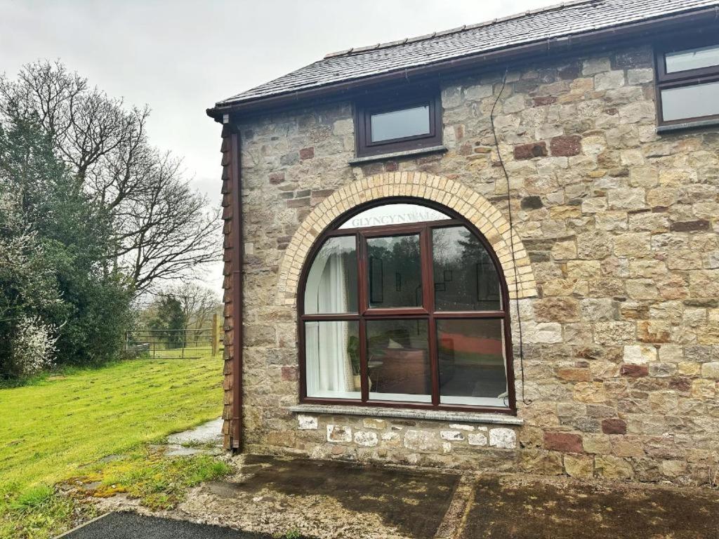 Two-Bedroom House photo 3
