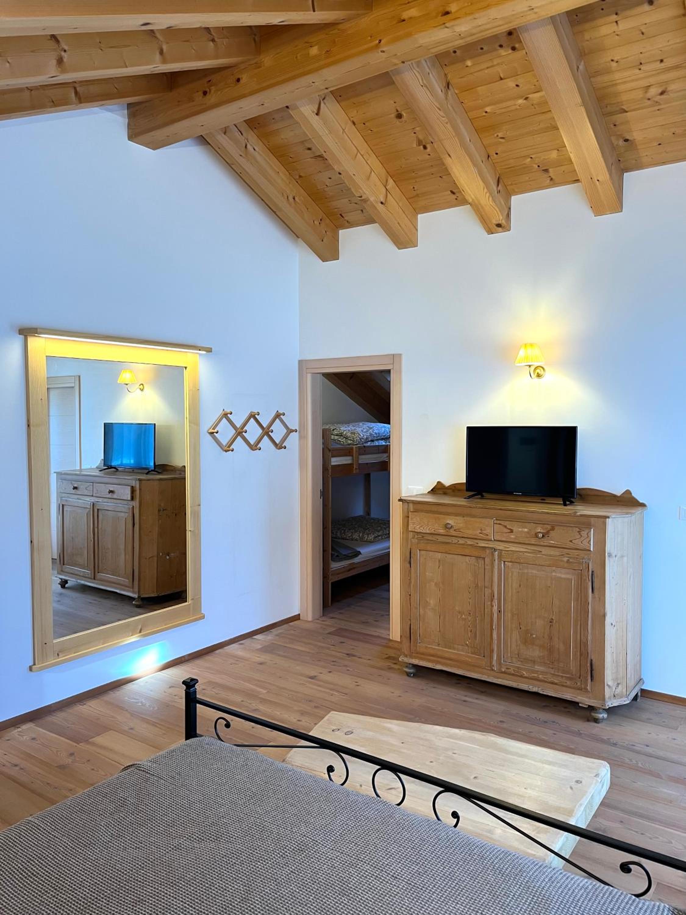 Apartment with Mountain View photo 3