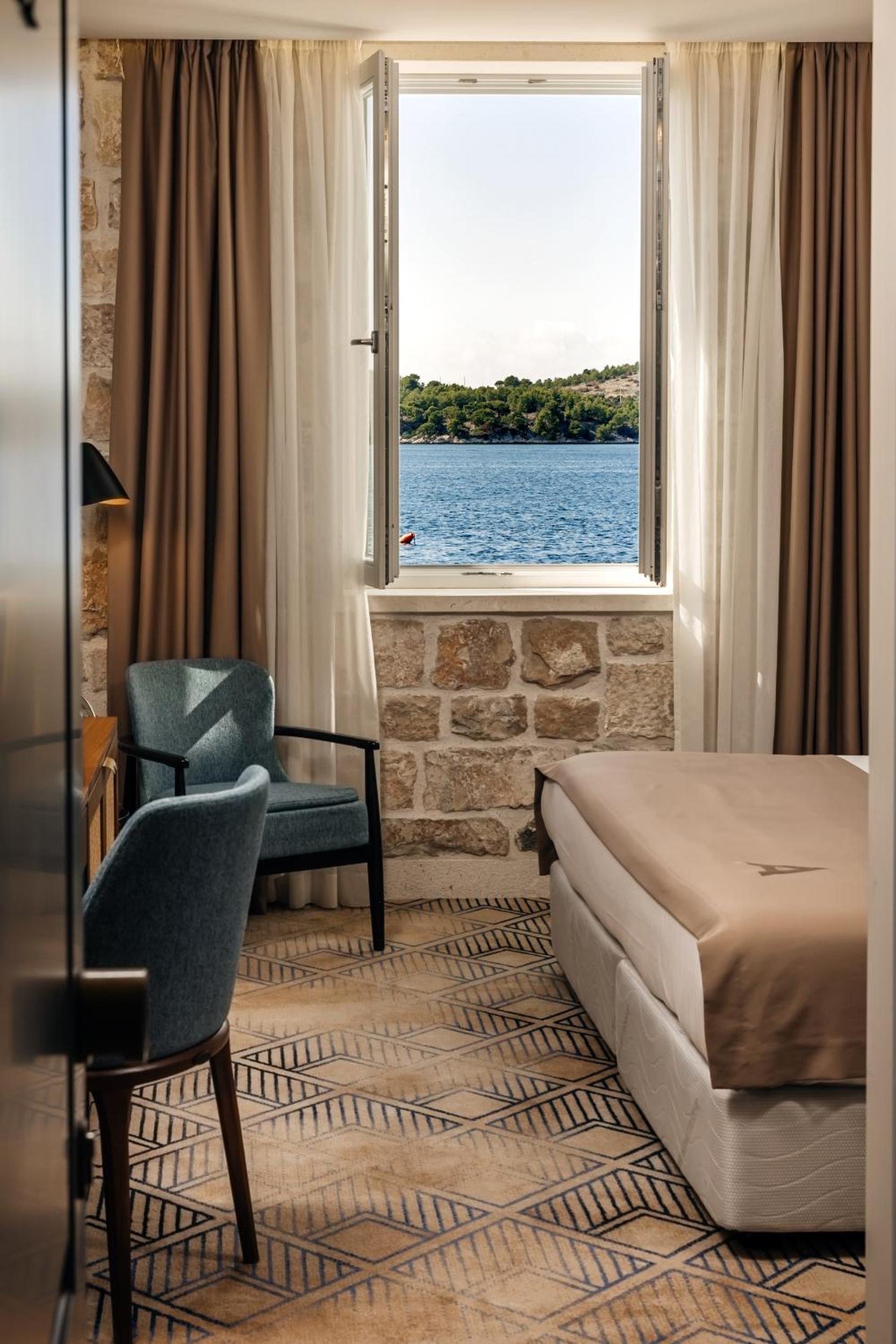 Superior Double or Twin Room with Sea View - Photo 4