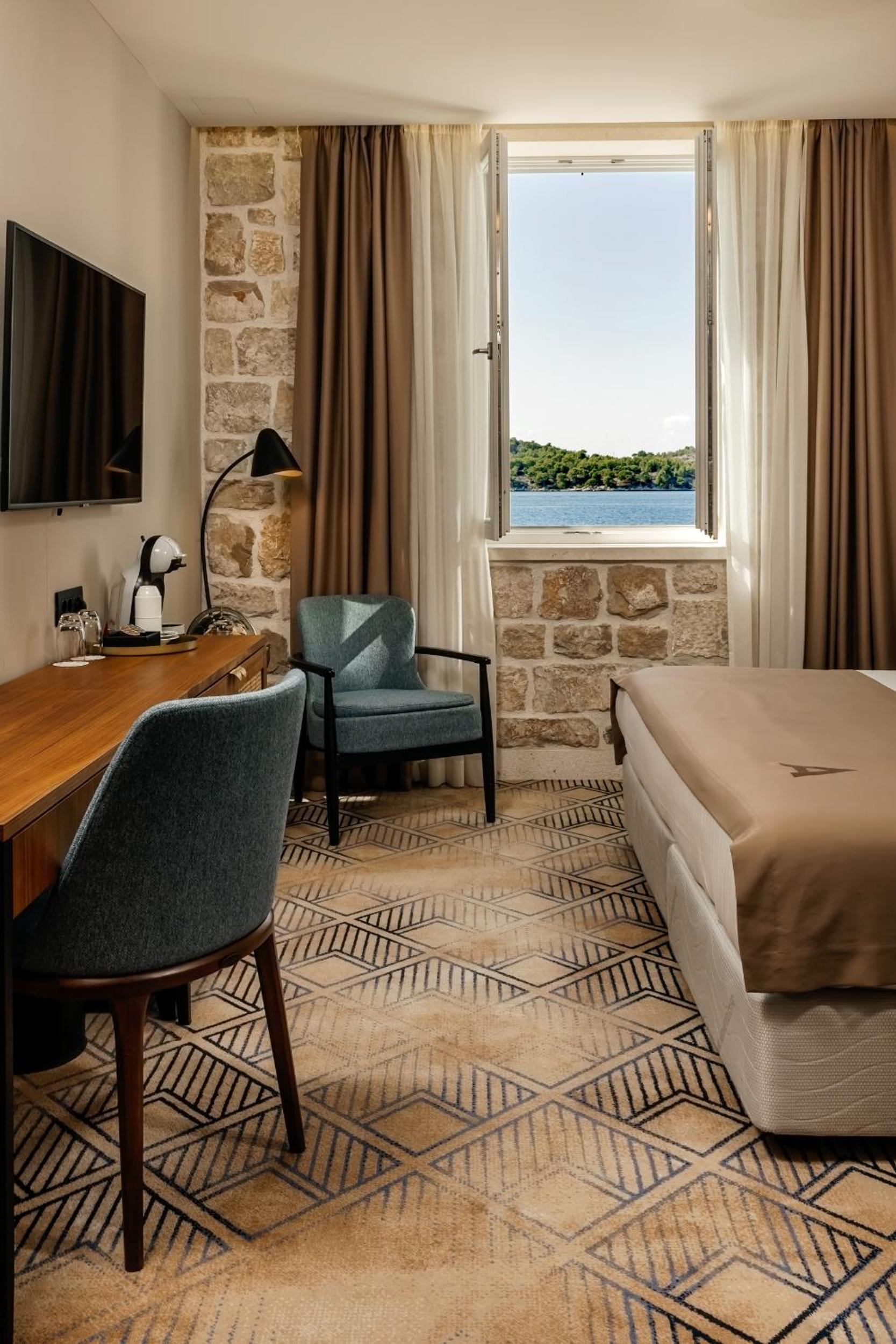 Superior Double or Twin Room with Sea View - Photo 5