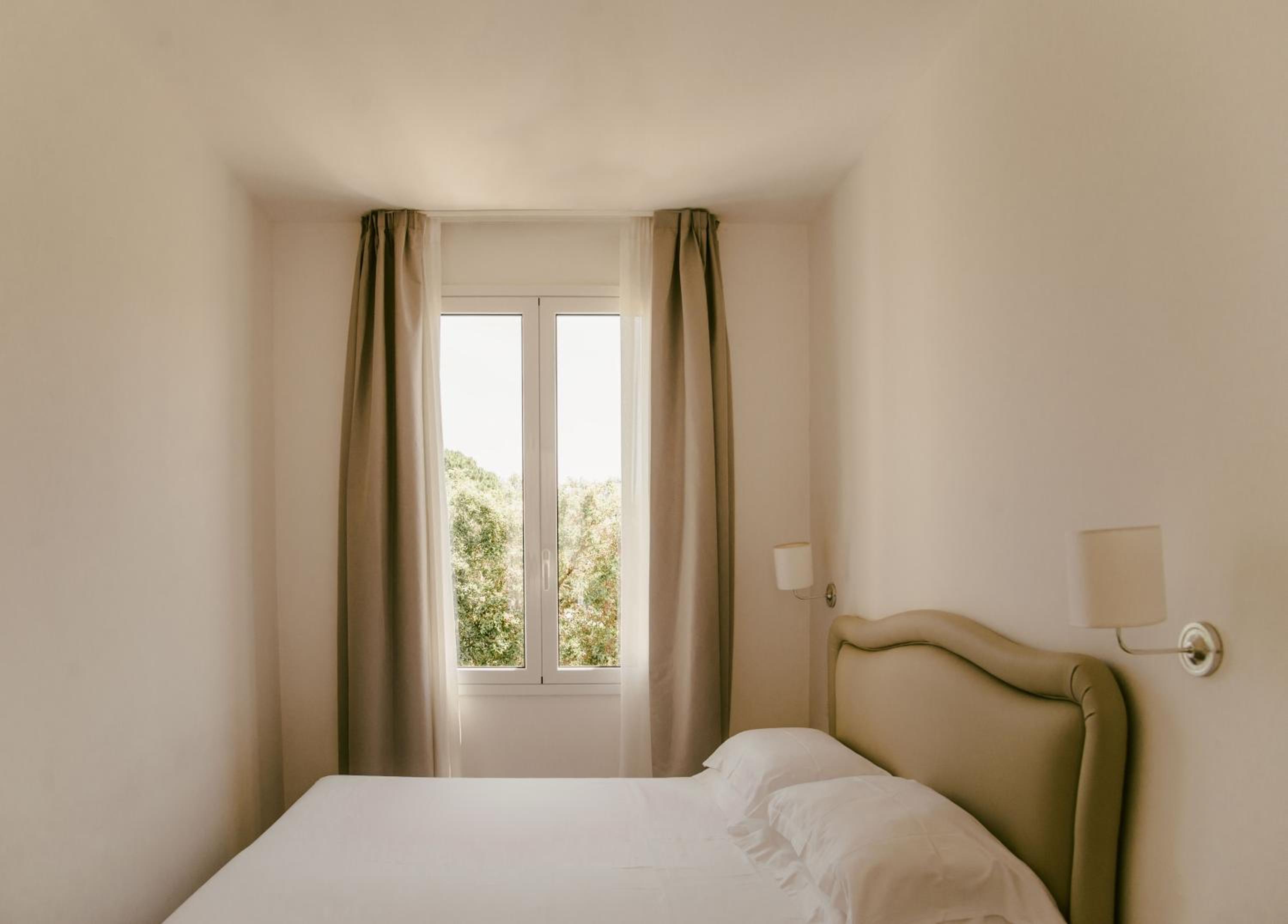 One-Bedroom Suite - Photo 5