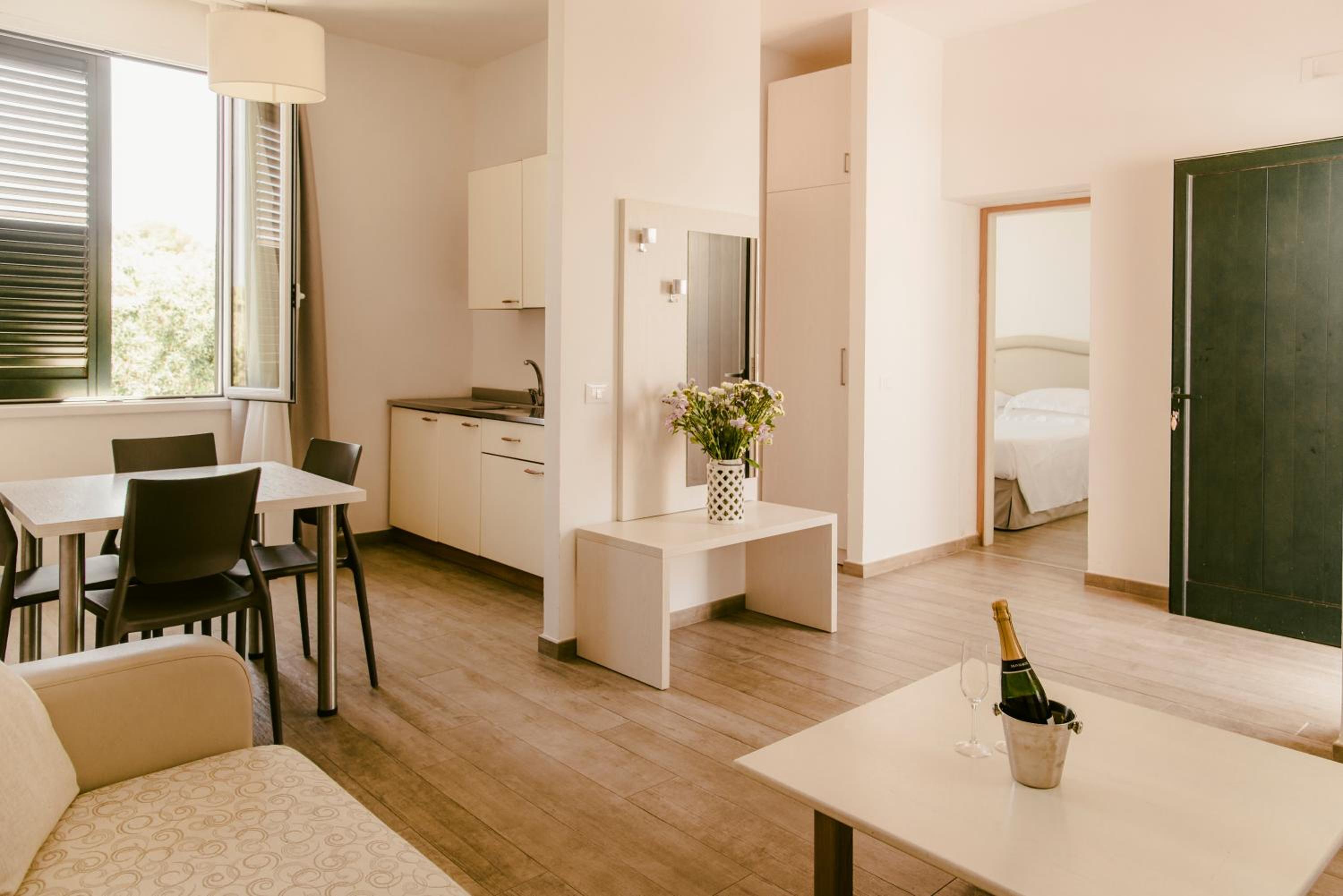 One-Bedroom Suite - Photo 1