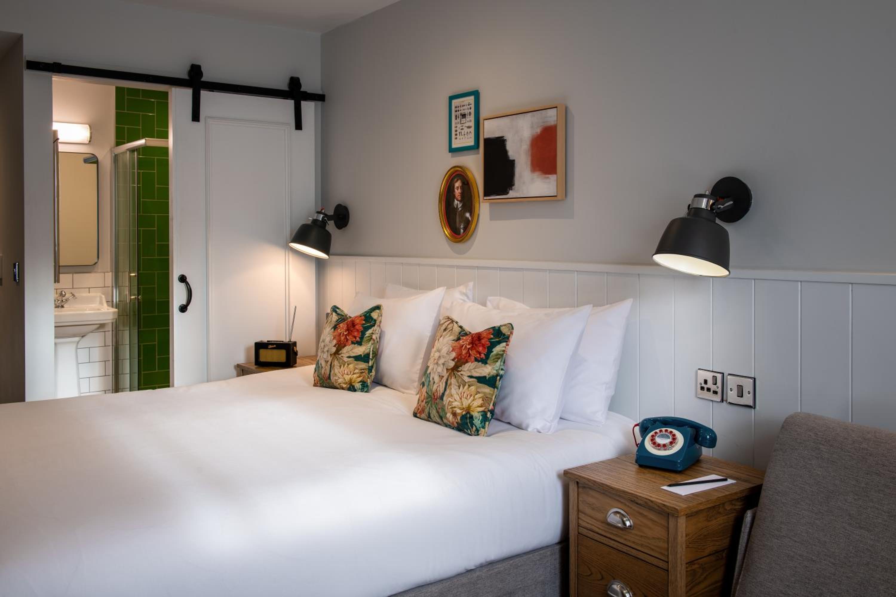 Comfy Double Room - Photo 2