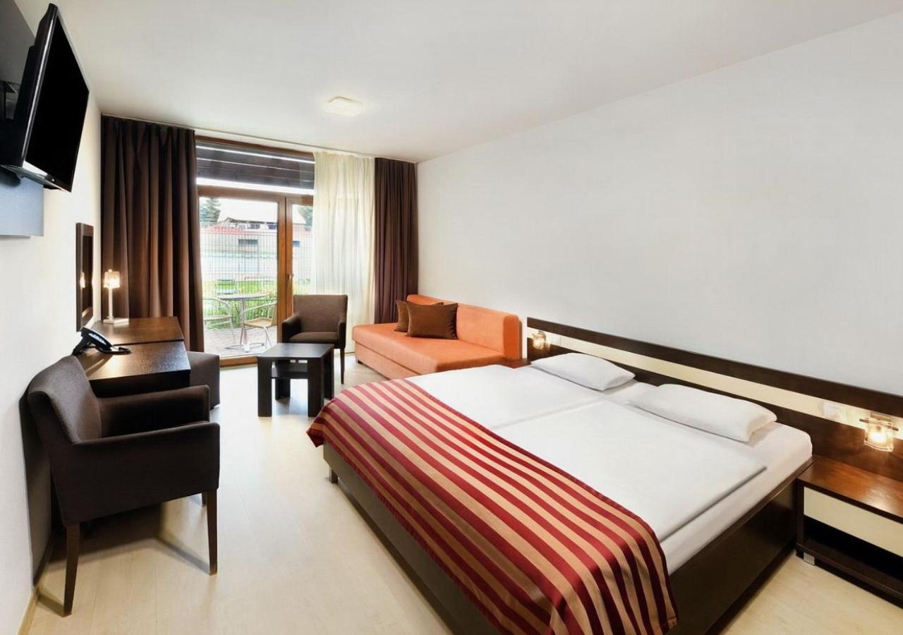 Deluxe Studio with Balcony or Terrace photo 2