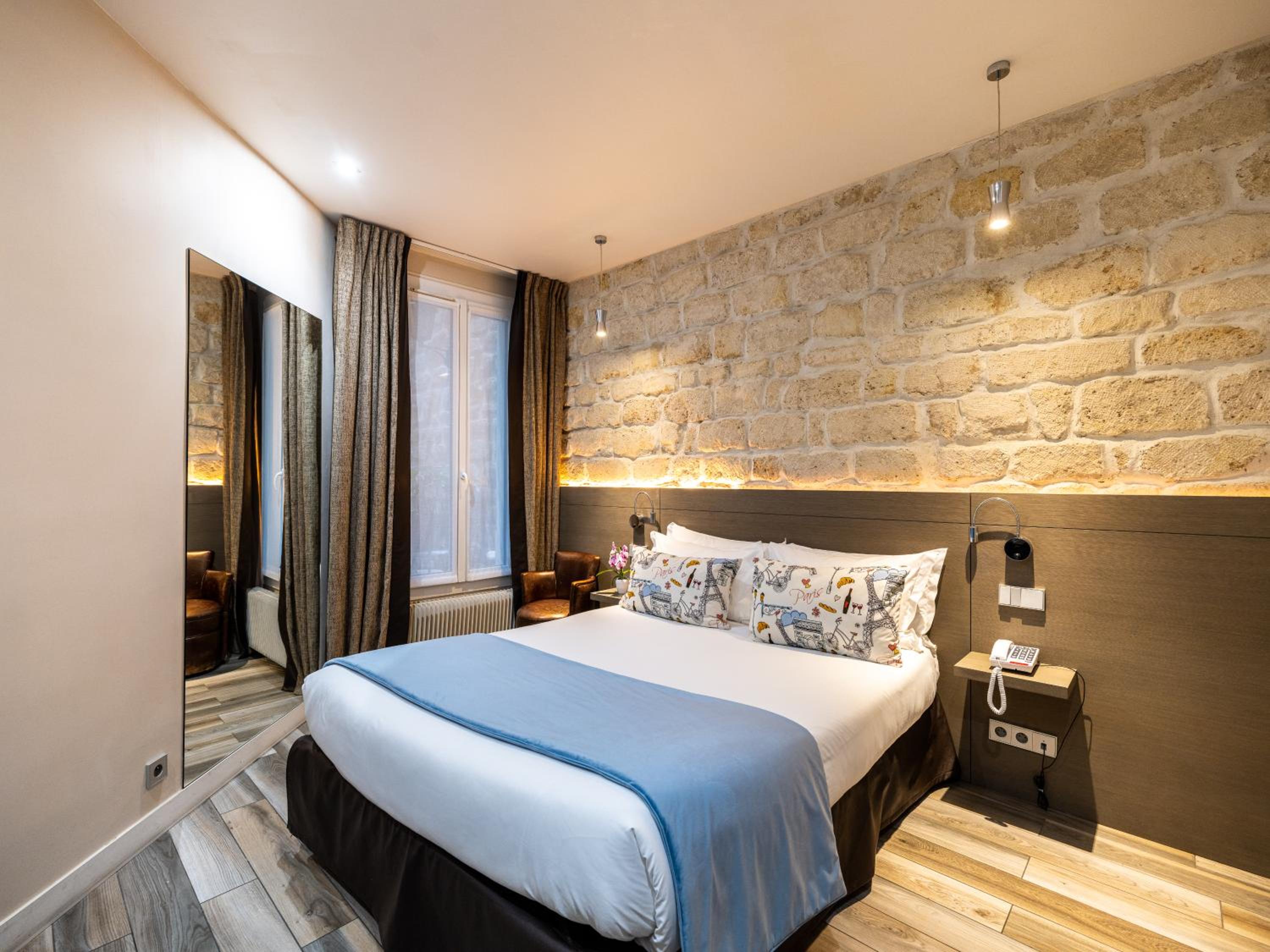 Superior Single Room thumbnail 6