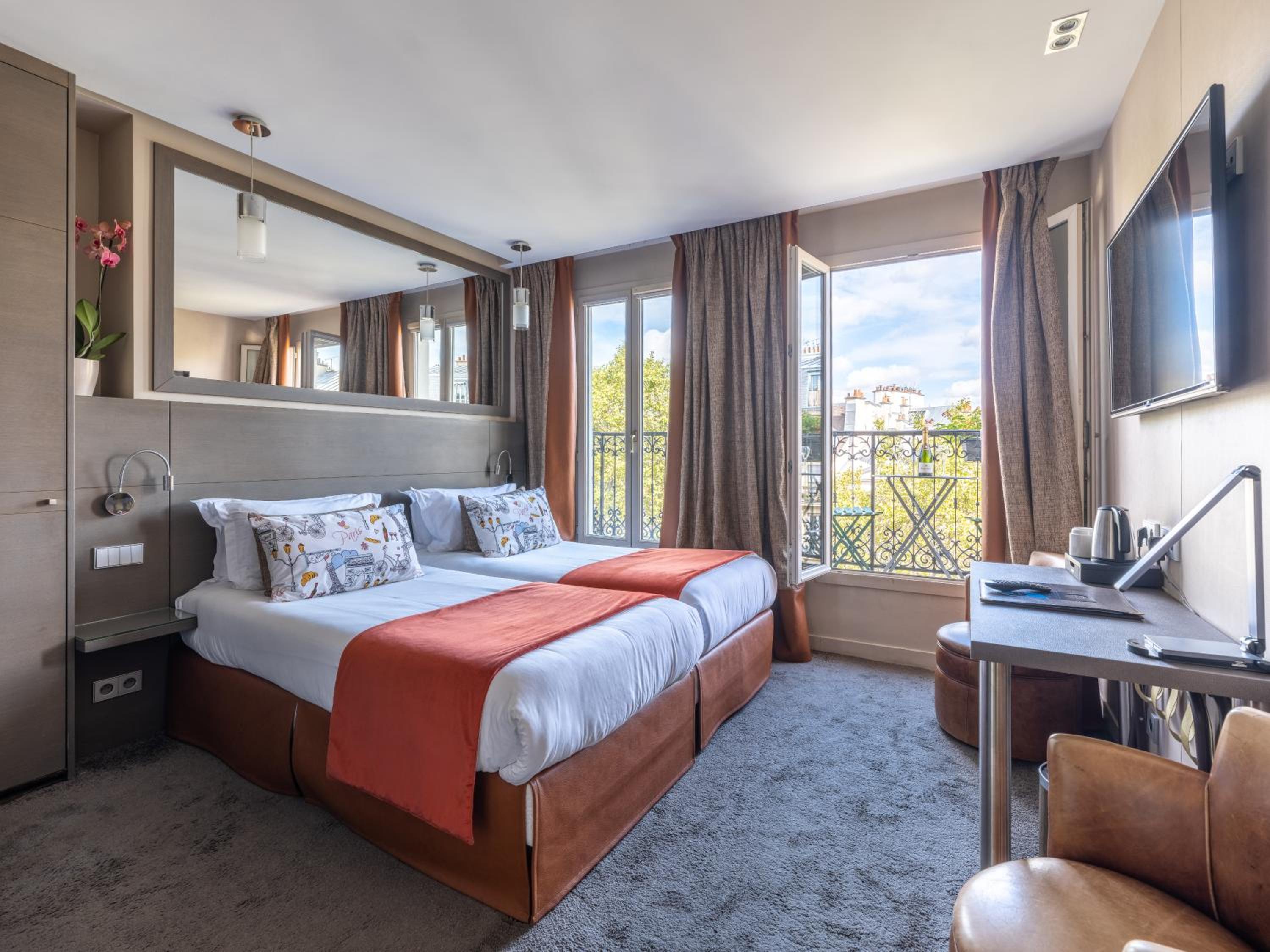 Superior Twin Room