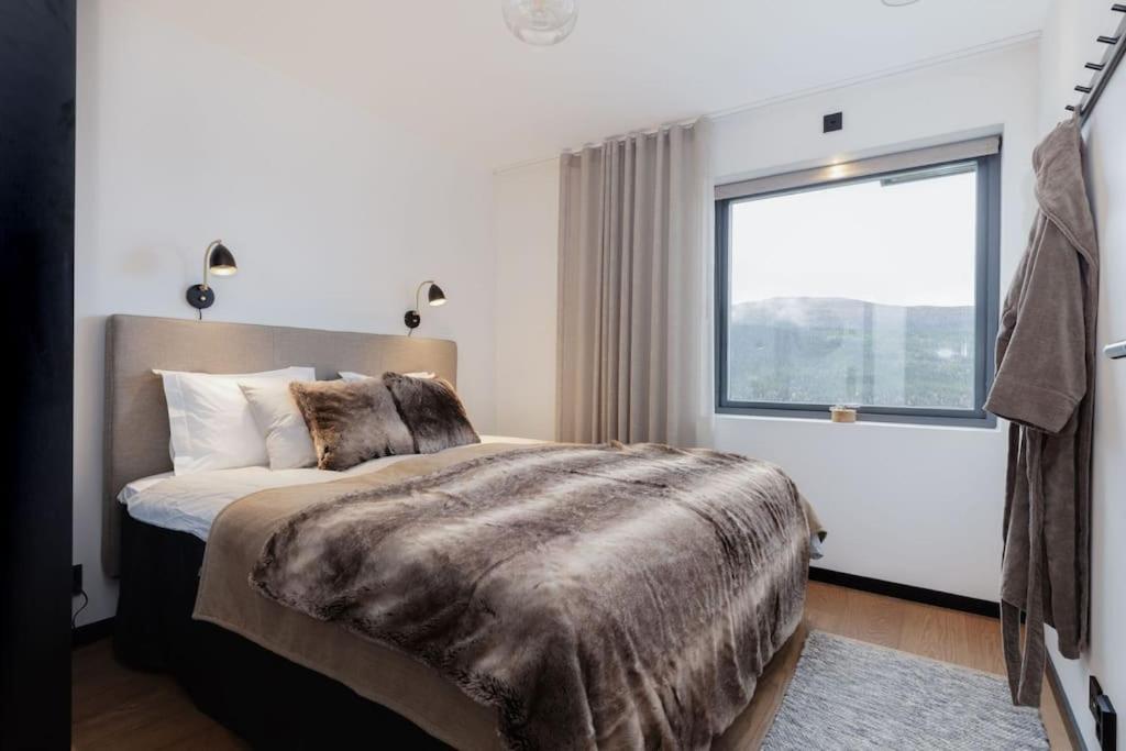 Apartment with Lake View photo 2