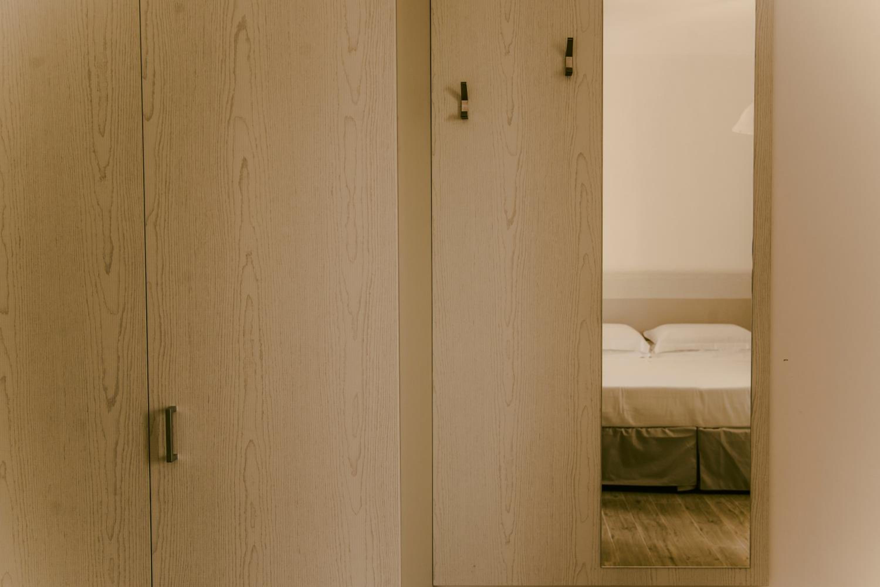 Studio Apartment - Photo 3
