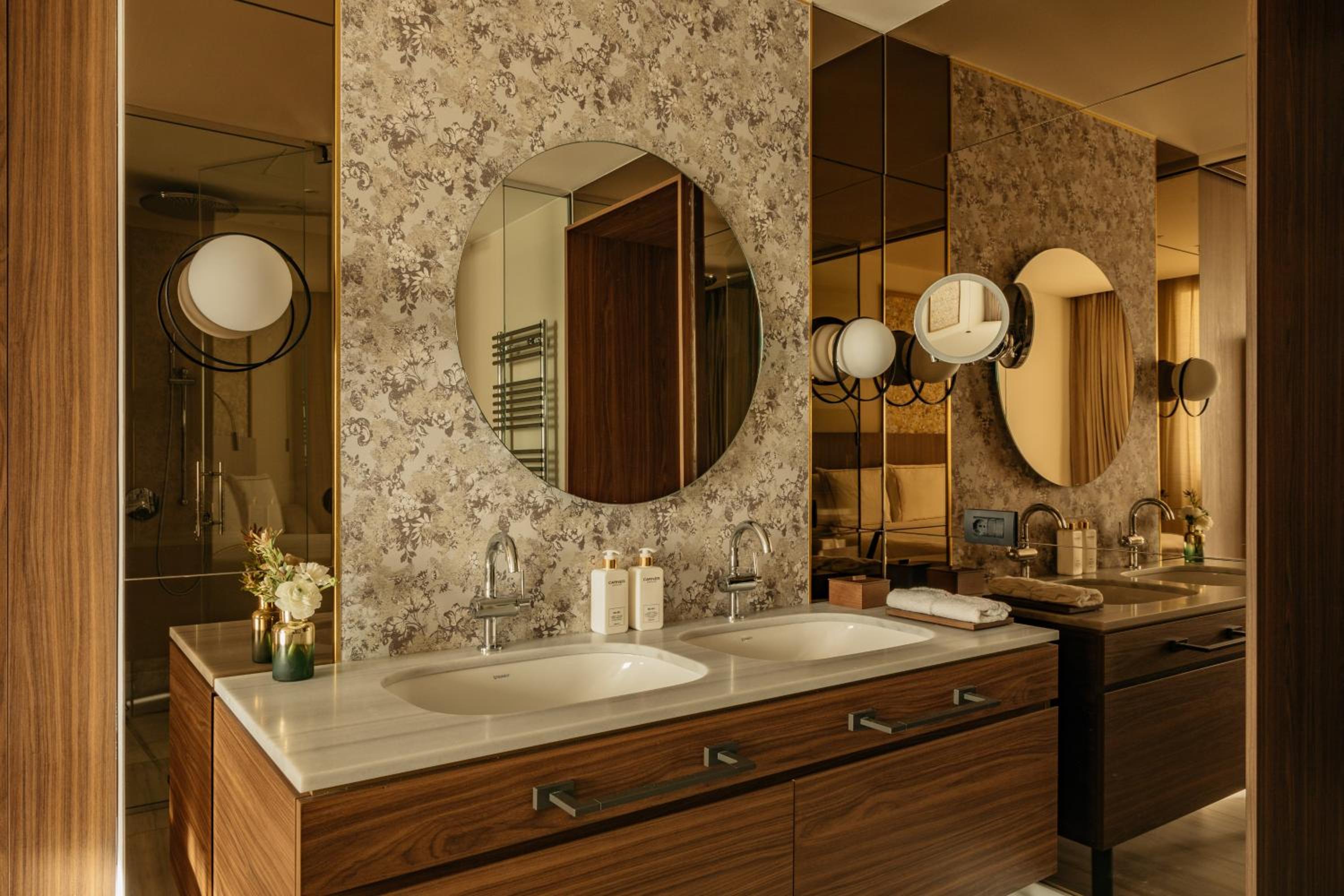 Savoia Three Bedroom Suite with Spa Access