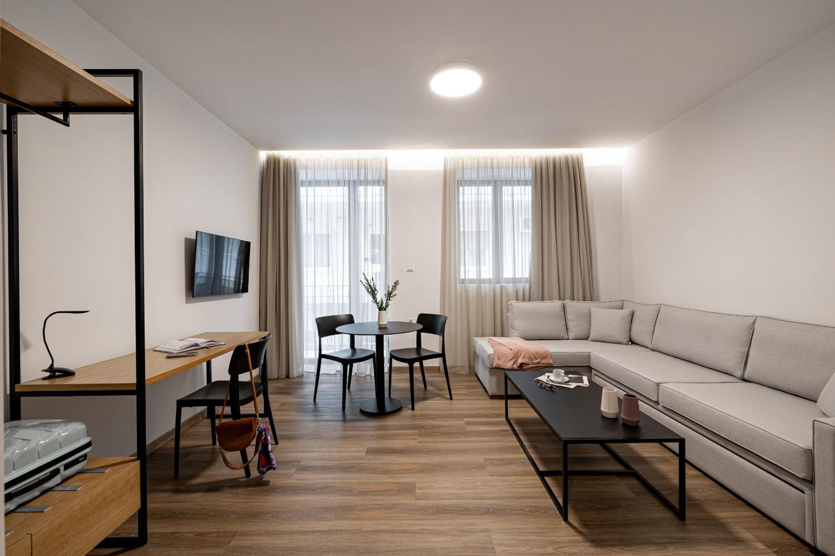 Family Apartment with Balcony photo 1
