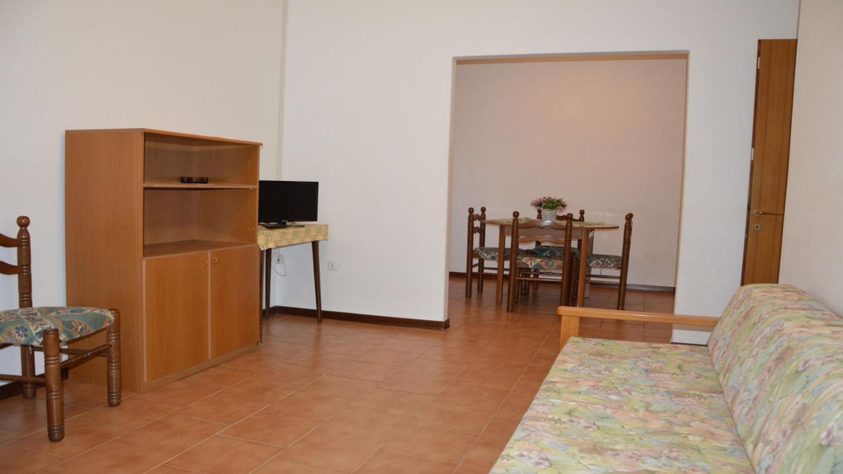 Apartment photo 2