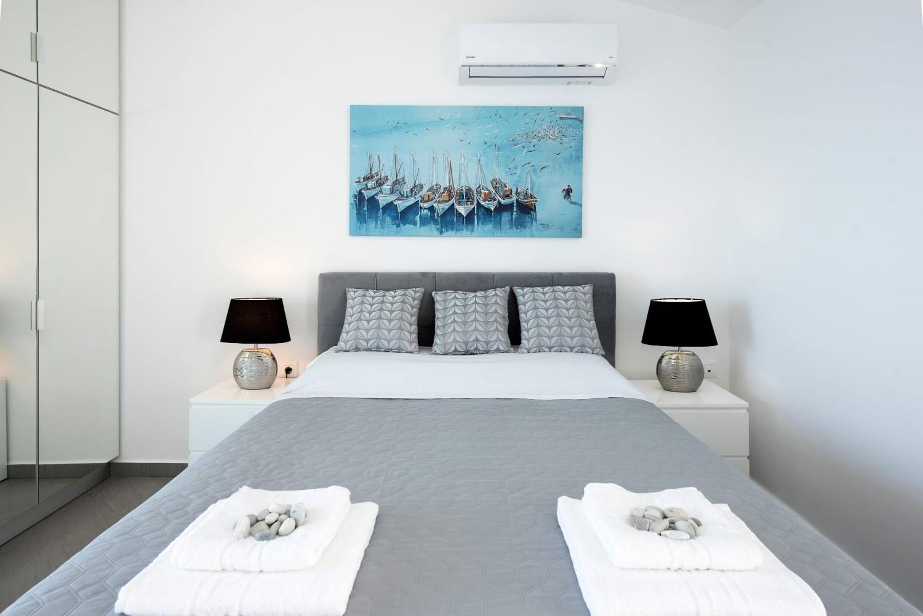 Villa photo 2