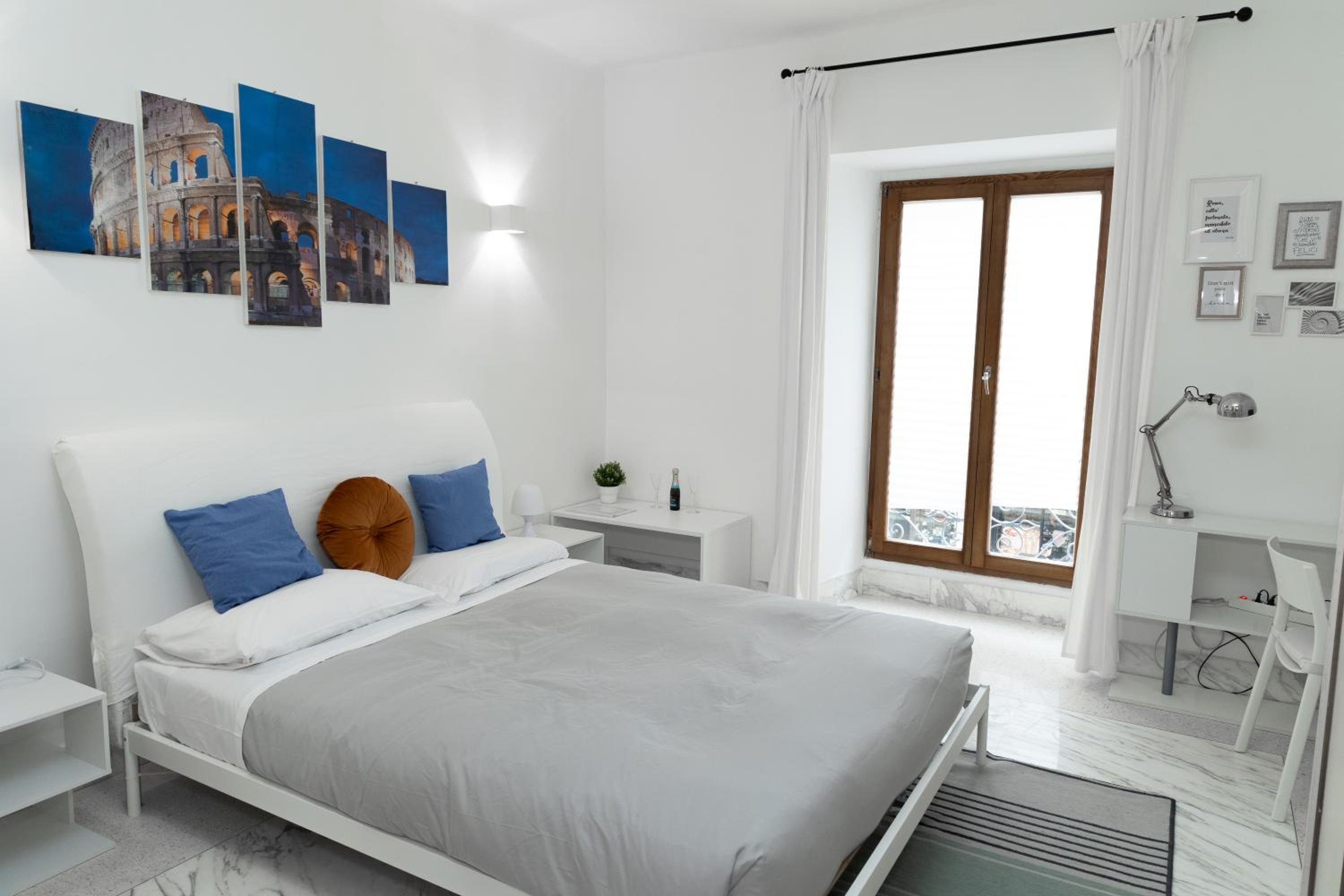 Double Room with Private Bathroom photo 2