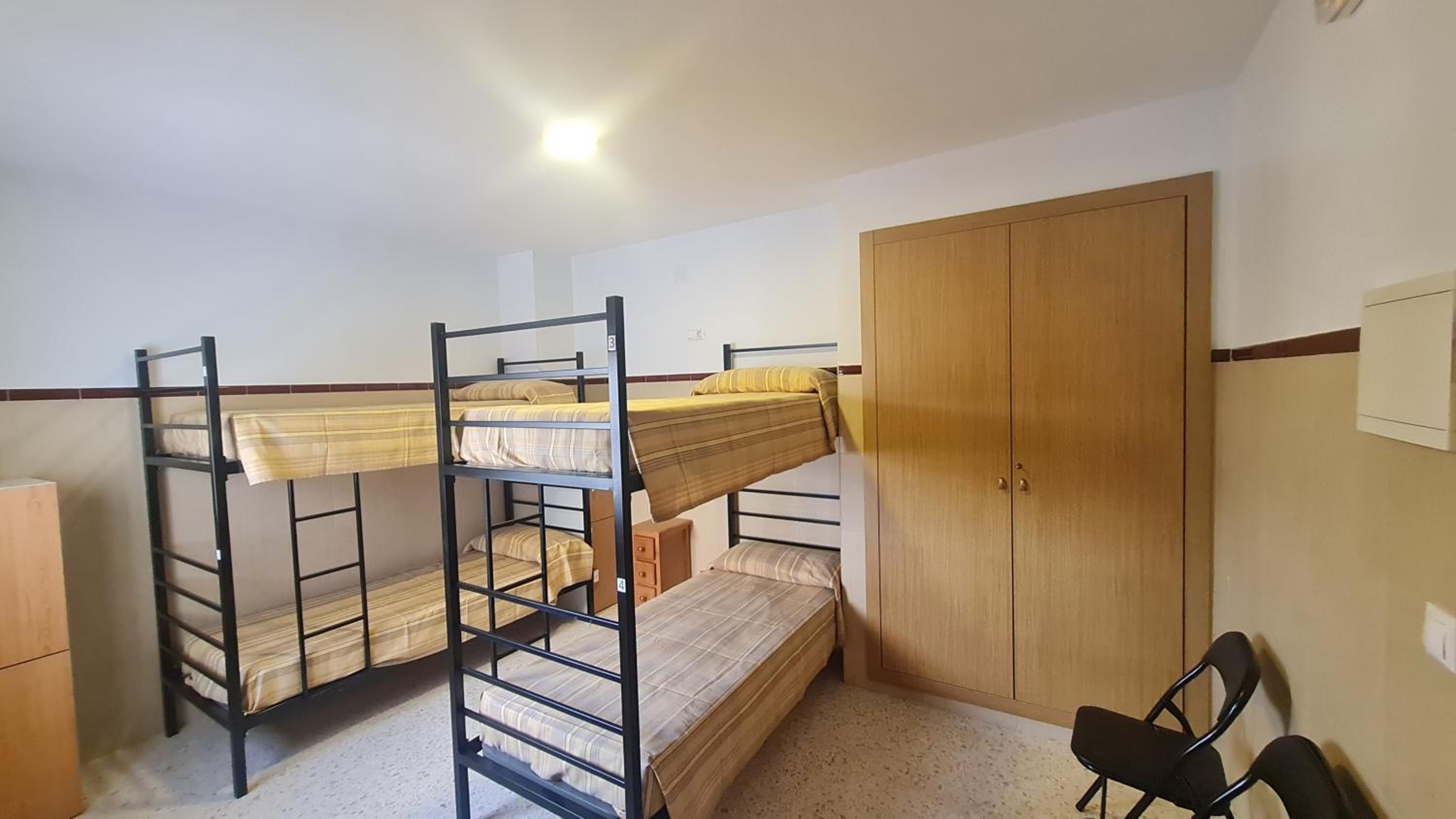 Quadruple Room with Private Bathroom photo 2