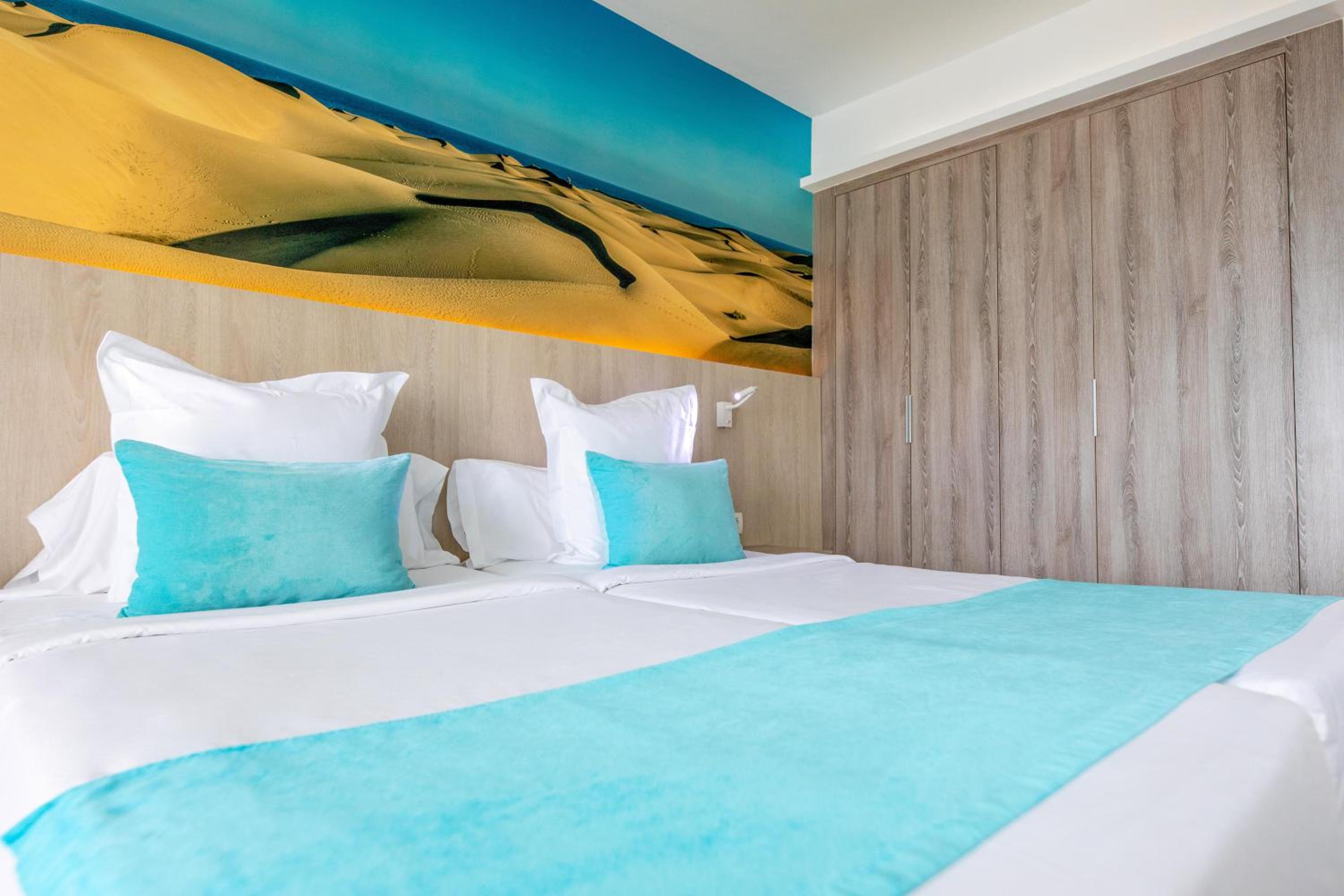 Deluxe twin room with Partial sea views  photo 2