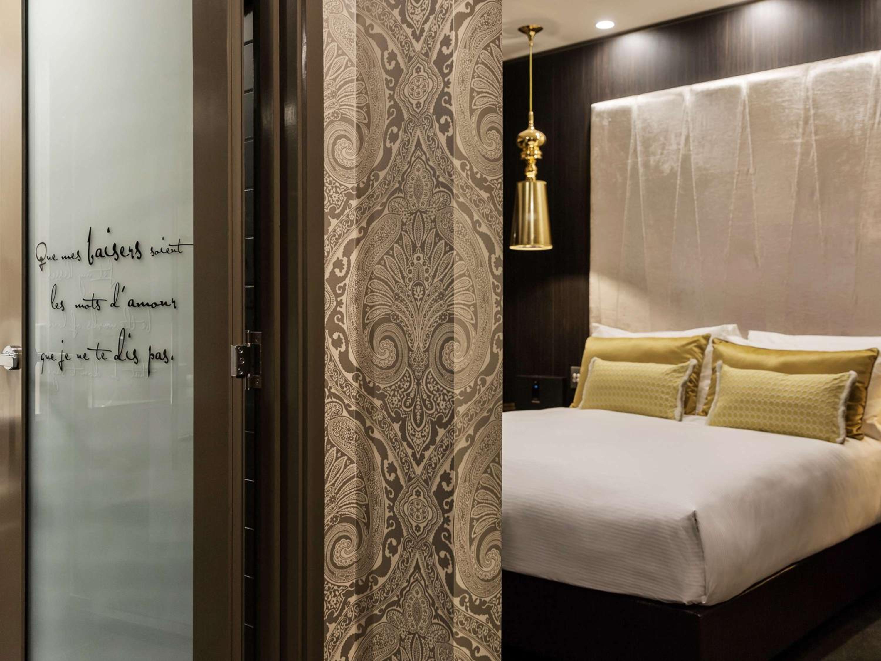 Accessible Classic Queen Room