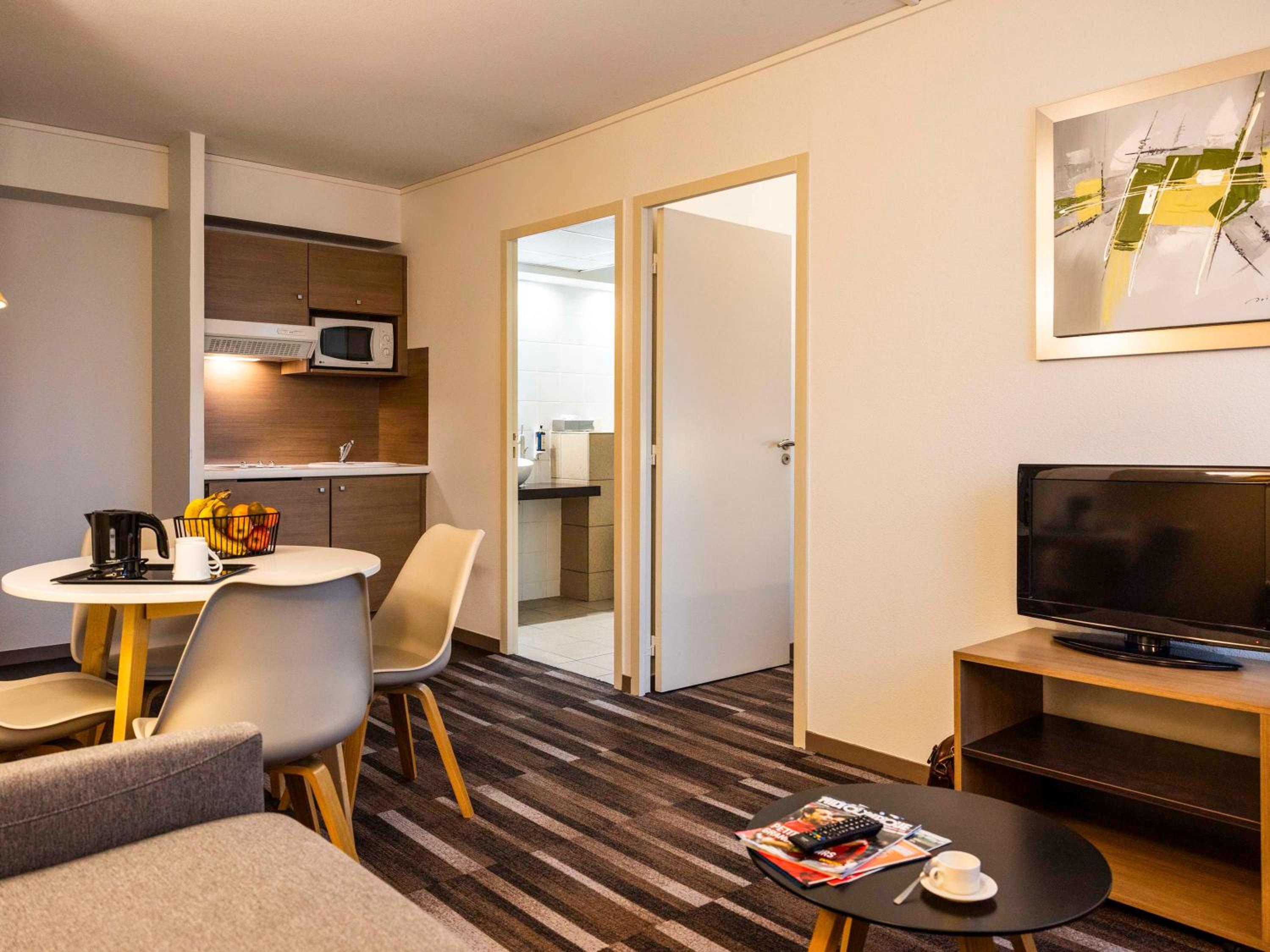 Family Room with Double Bed and Sofa  - Photo 4