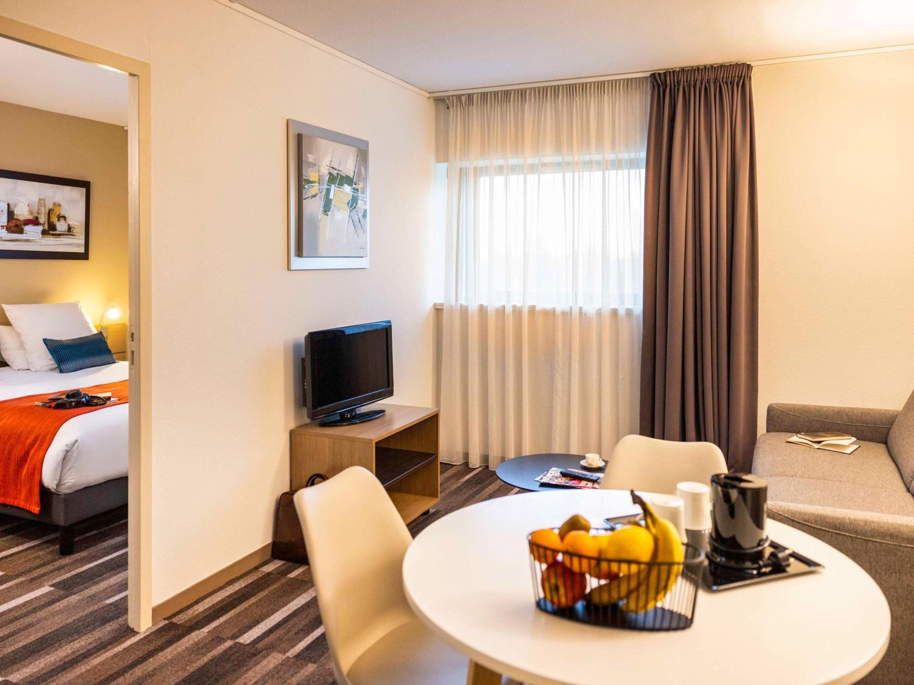 Family Room with Double Bed and Sofa  - Photo 3