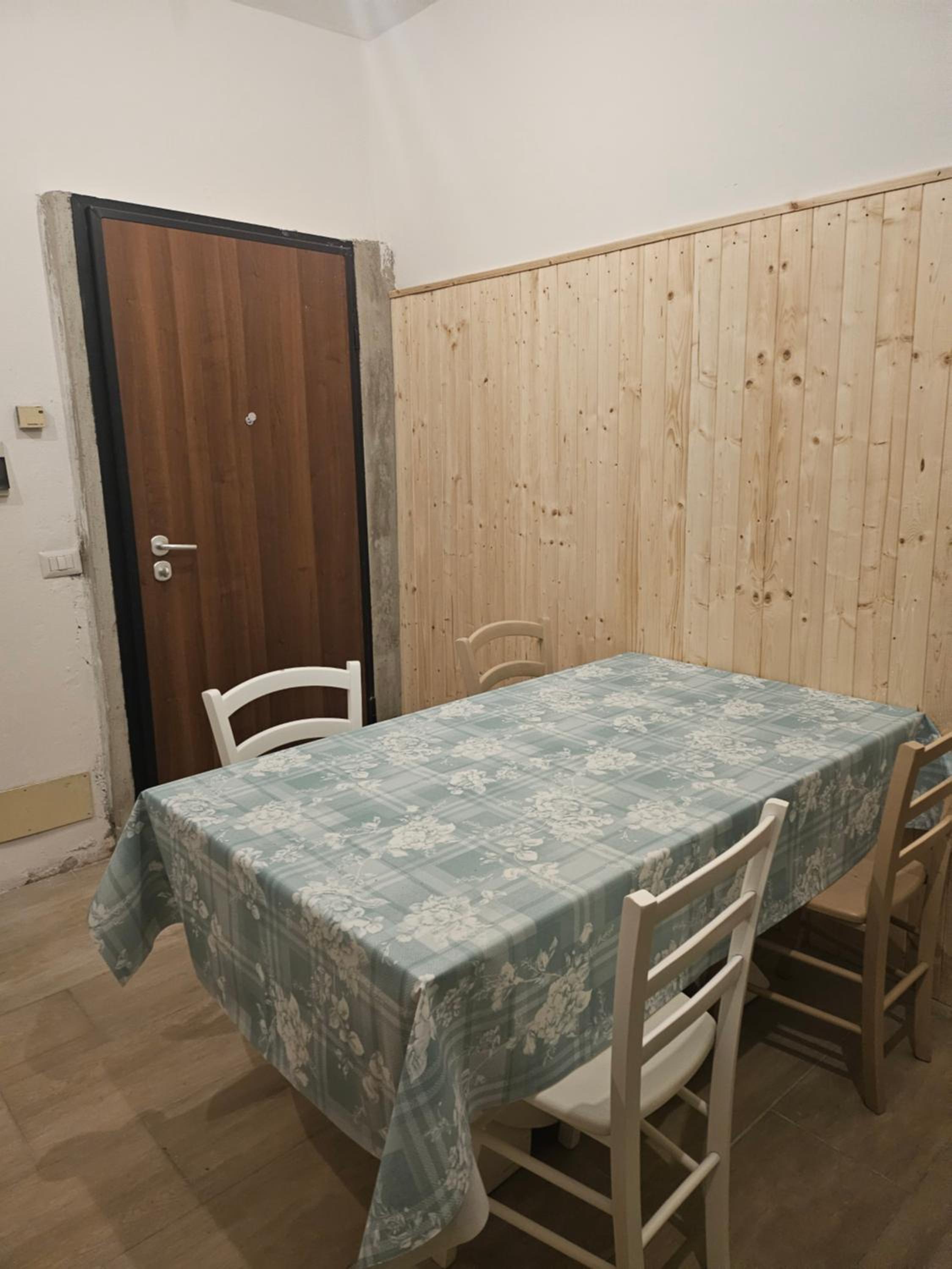 Double Room - Photo 12