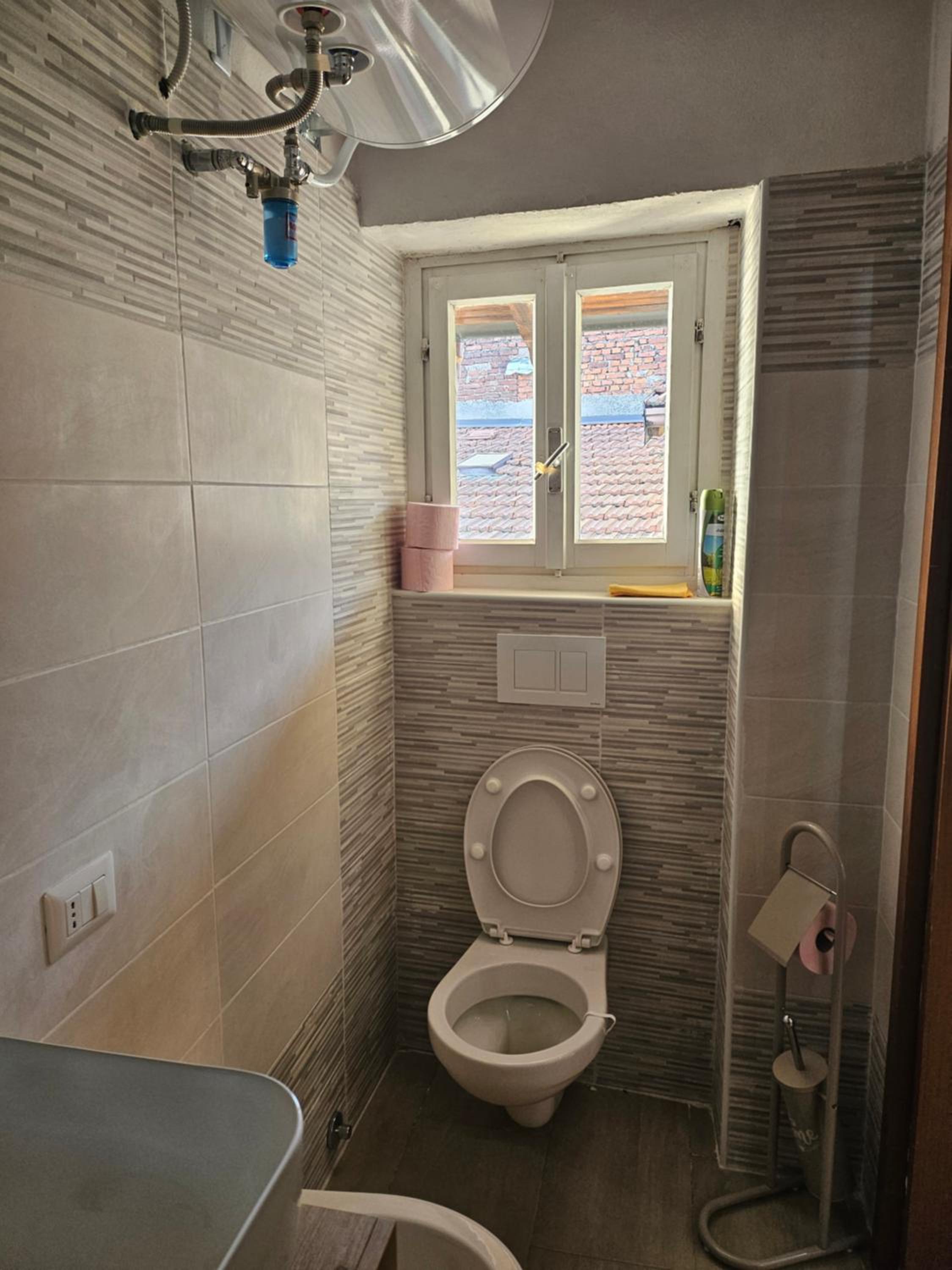 Double Room - Photo 8