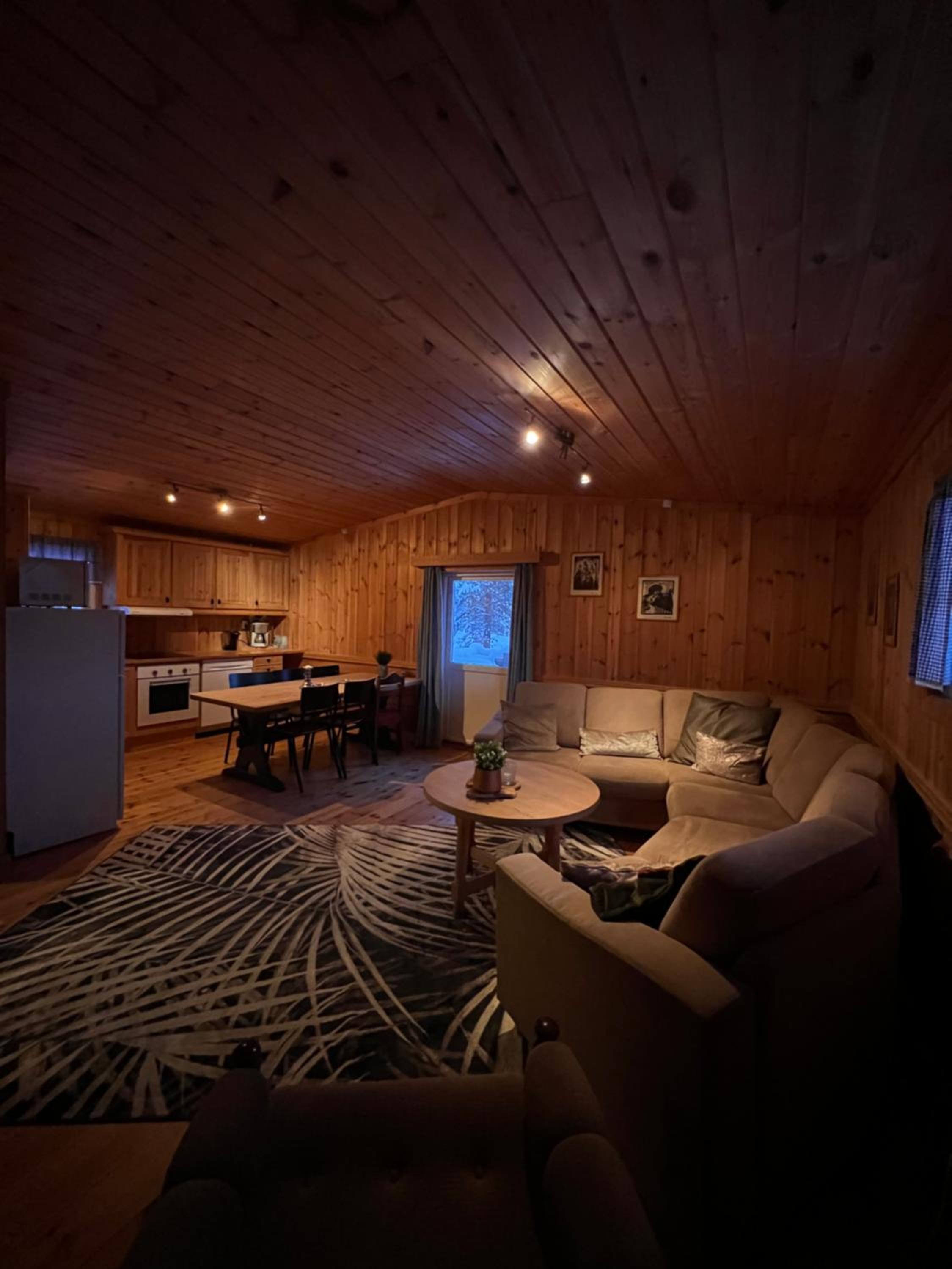 Three-Bedroom Cottage - Photo 5