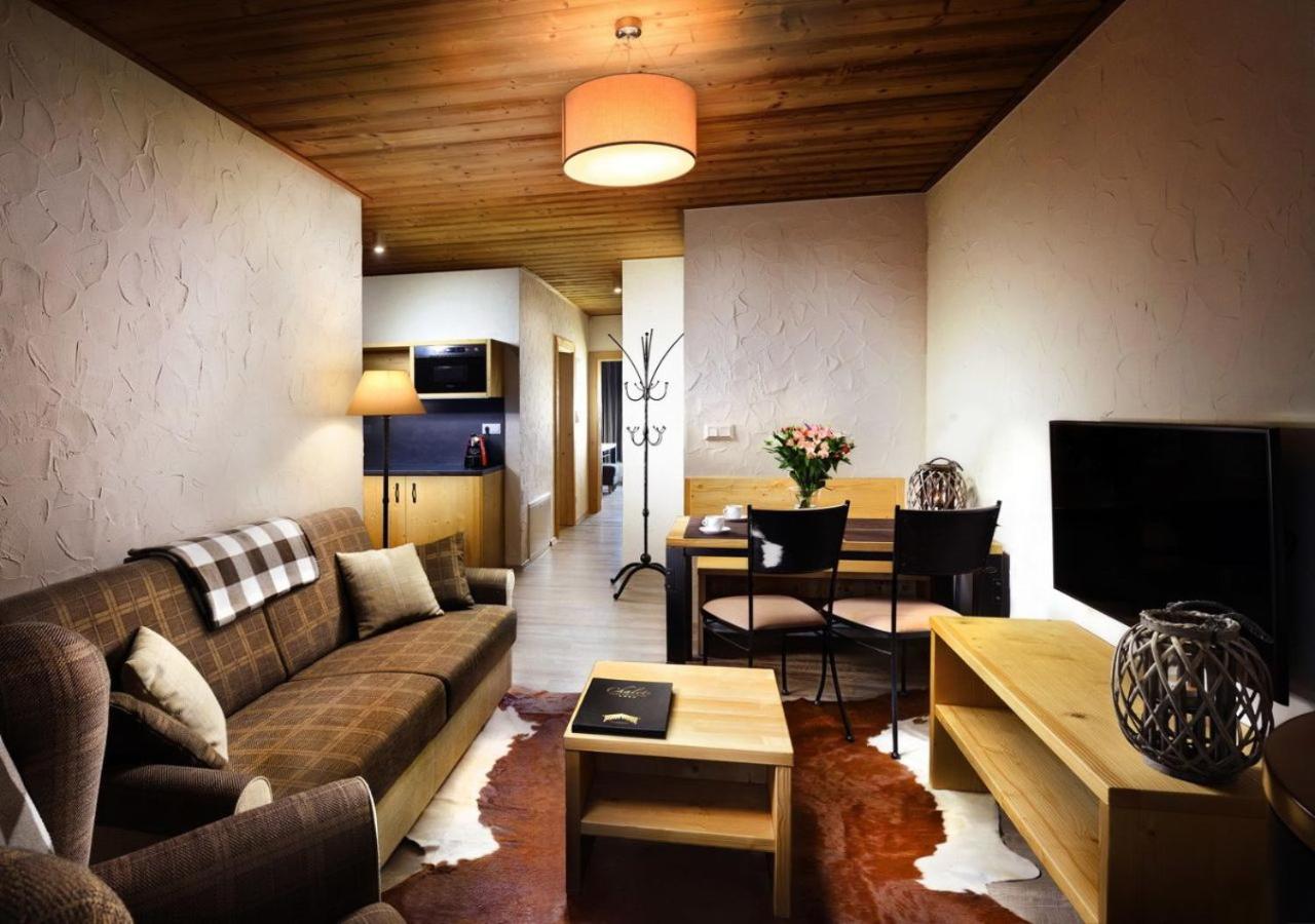 Two-Bedroom Mountain Apartment